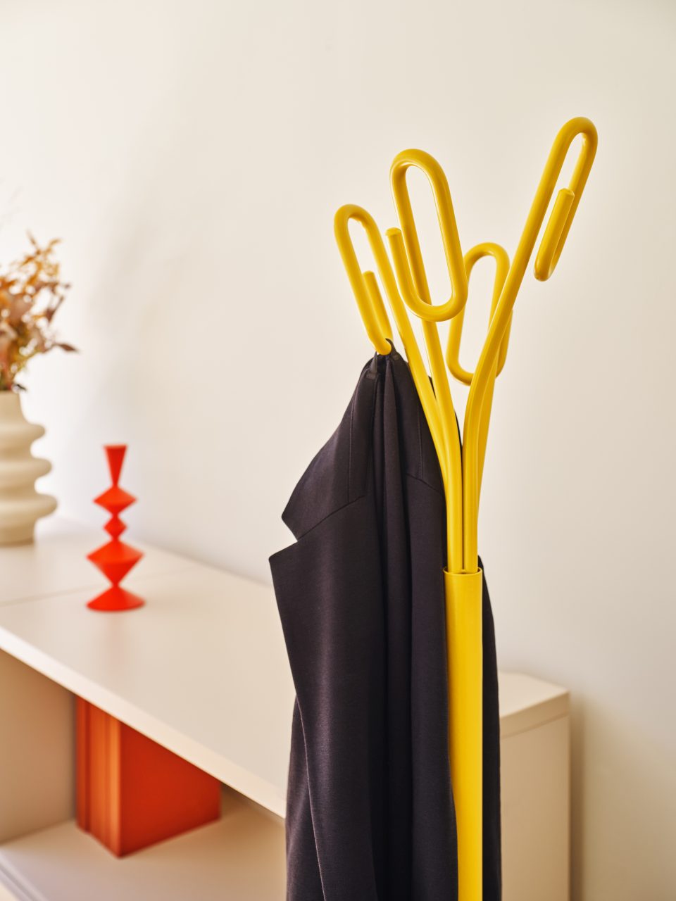 Clip metal hanger