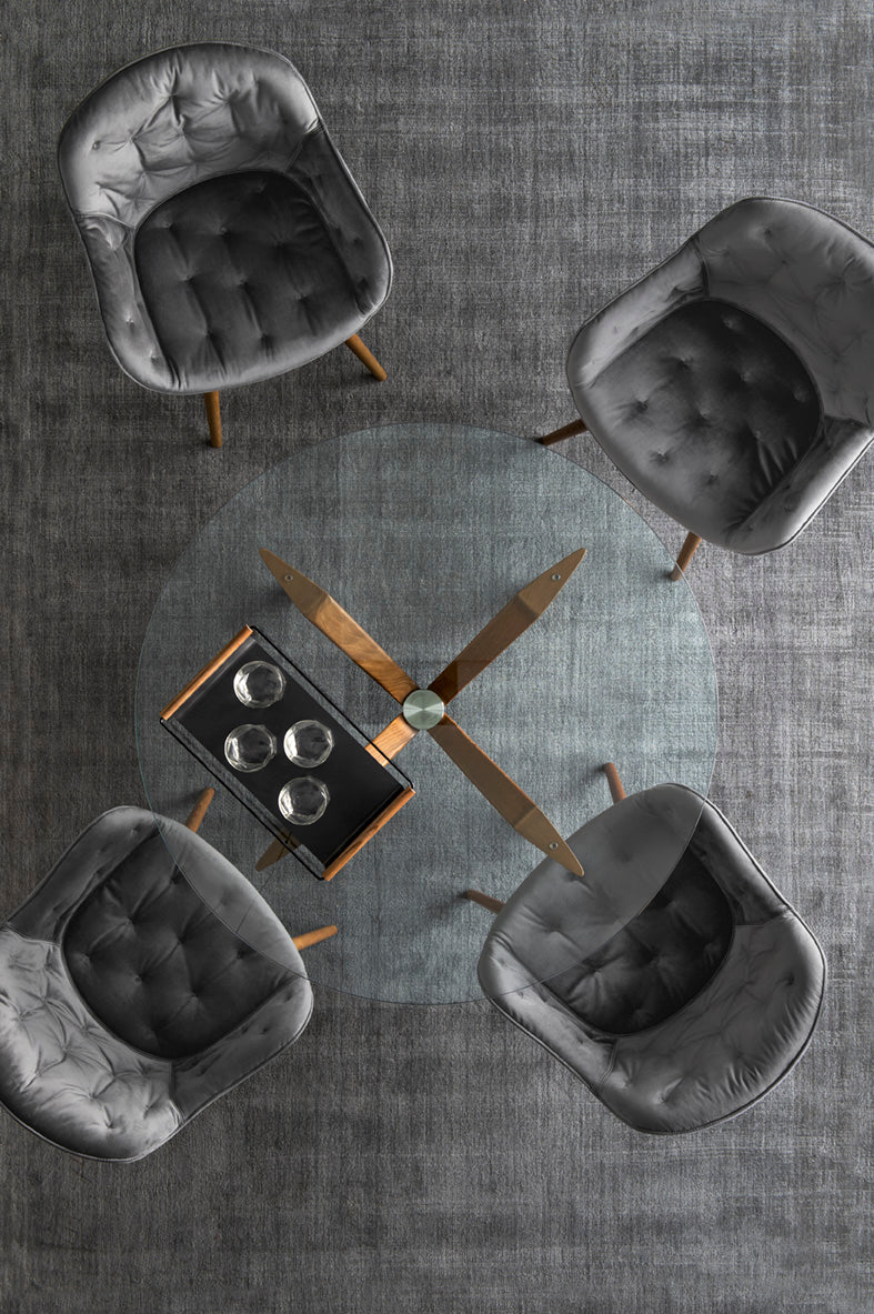 Runder Tisch TOKYO mit Glasplatte und Nussbaumfuß