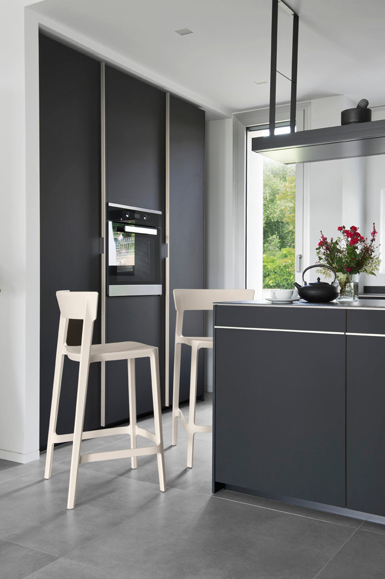 SKIN White Bar Stool