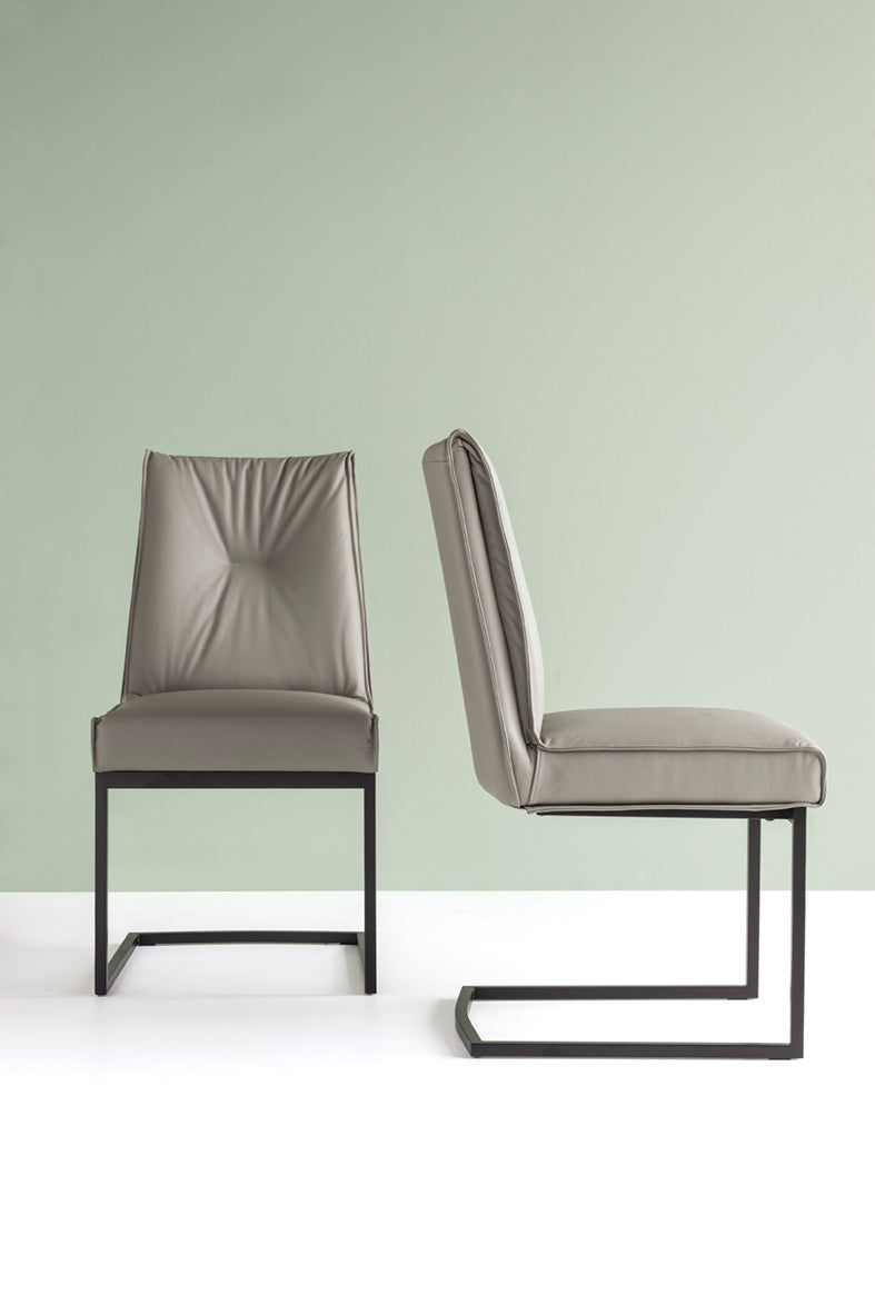 Stuhl ROMY taupe Sitzfläche mit schwarzem Gestell