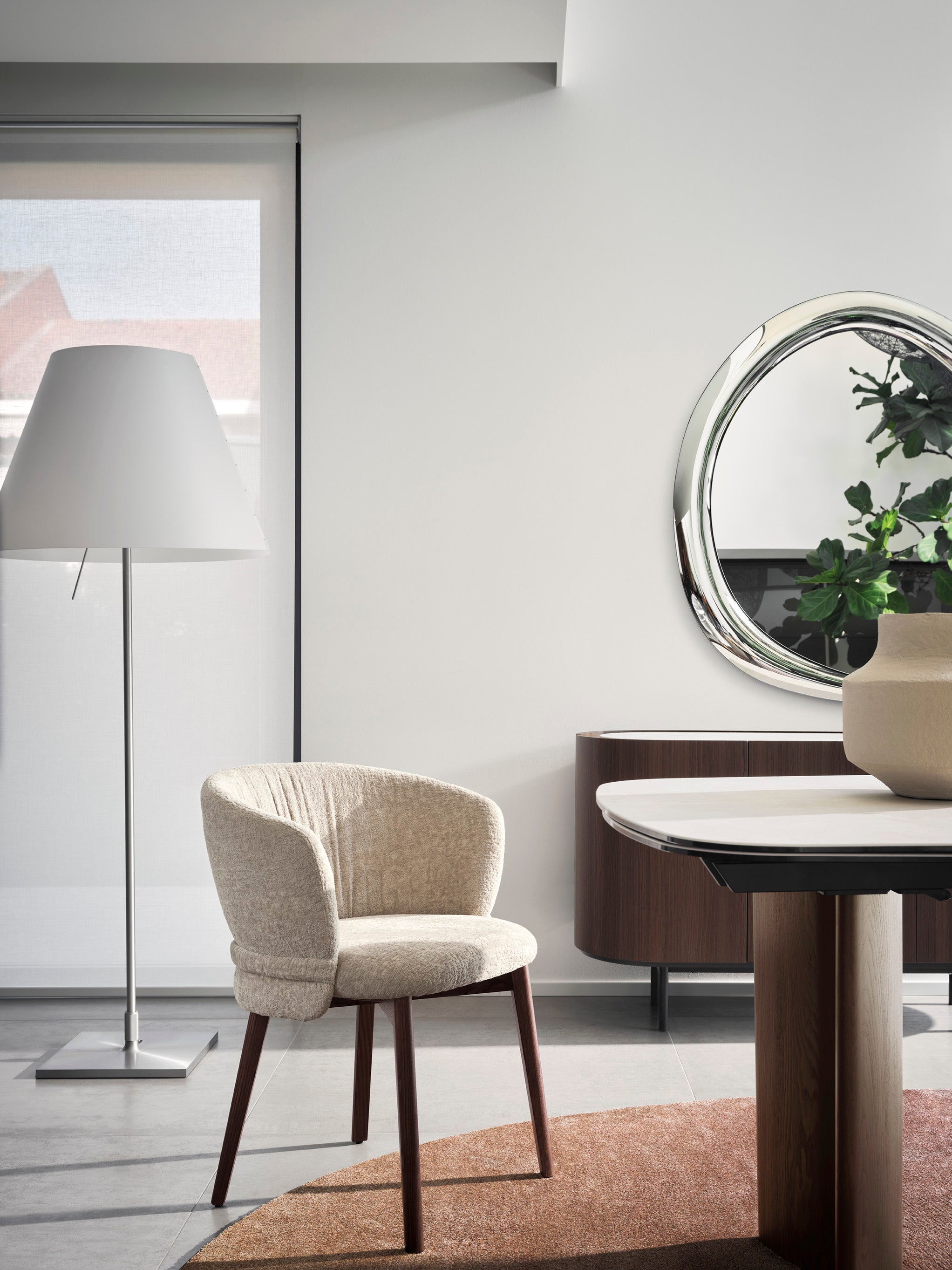 Sessel VANILLA gepolstert mit schwarzem Holzgestell