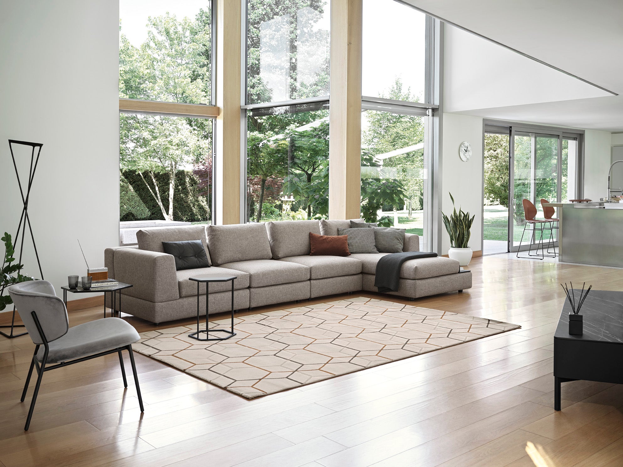 Right-facing LAYLA upholstered corner sofa