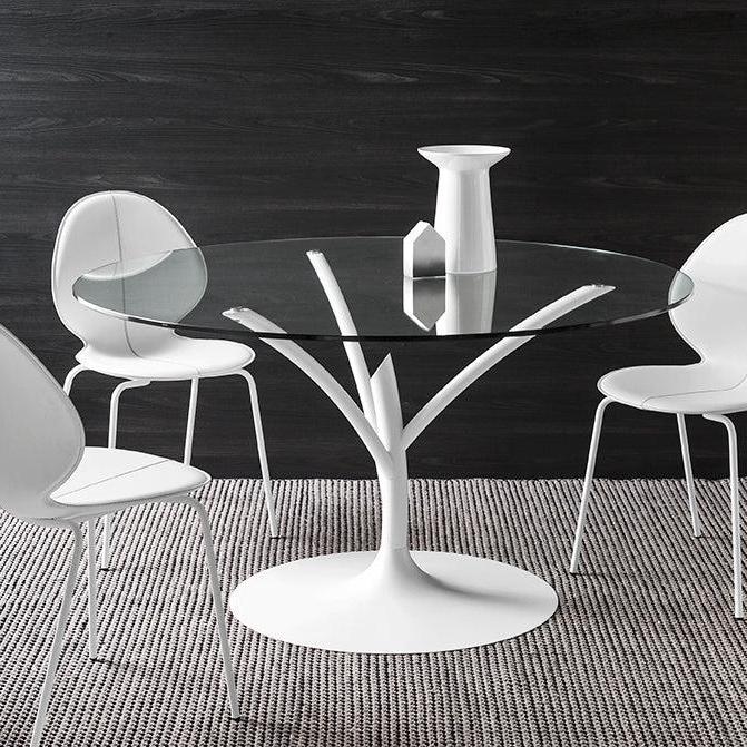Stuhl BASIL mit weißem Sitz und weißem Metallgestell