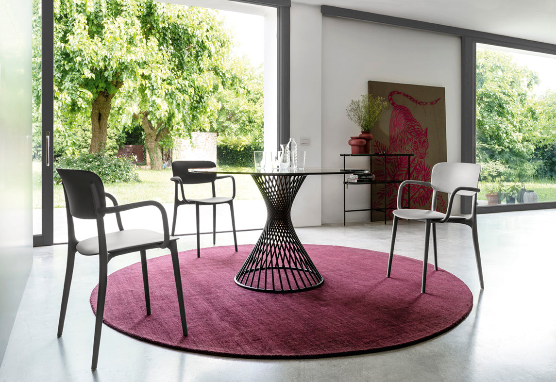 Runder Tisch VORTEX mit rauchigem Glas und schwarzem Gestell