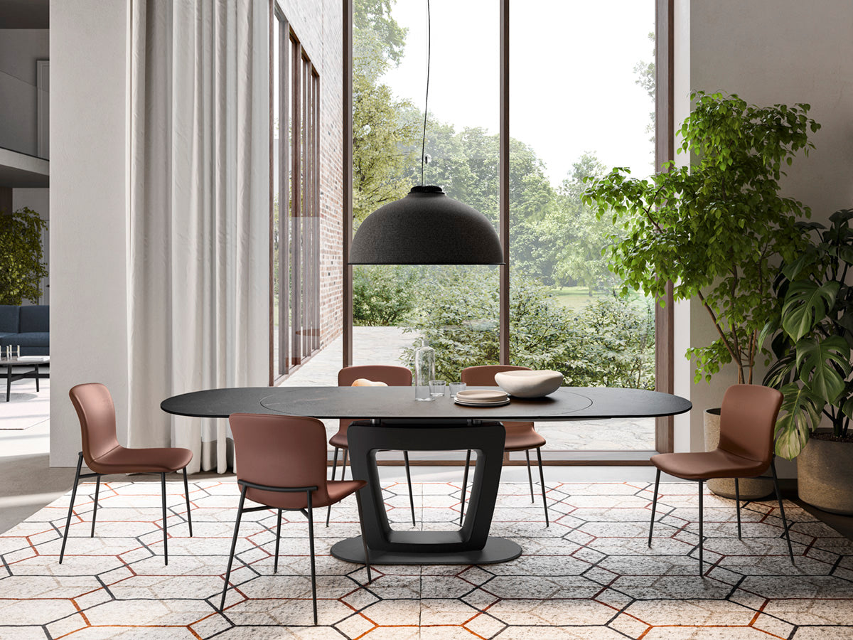 Sitzmöbel LOVE gepolstert mit schwarzem Gestell