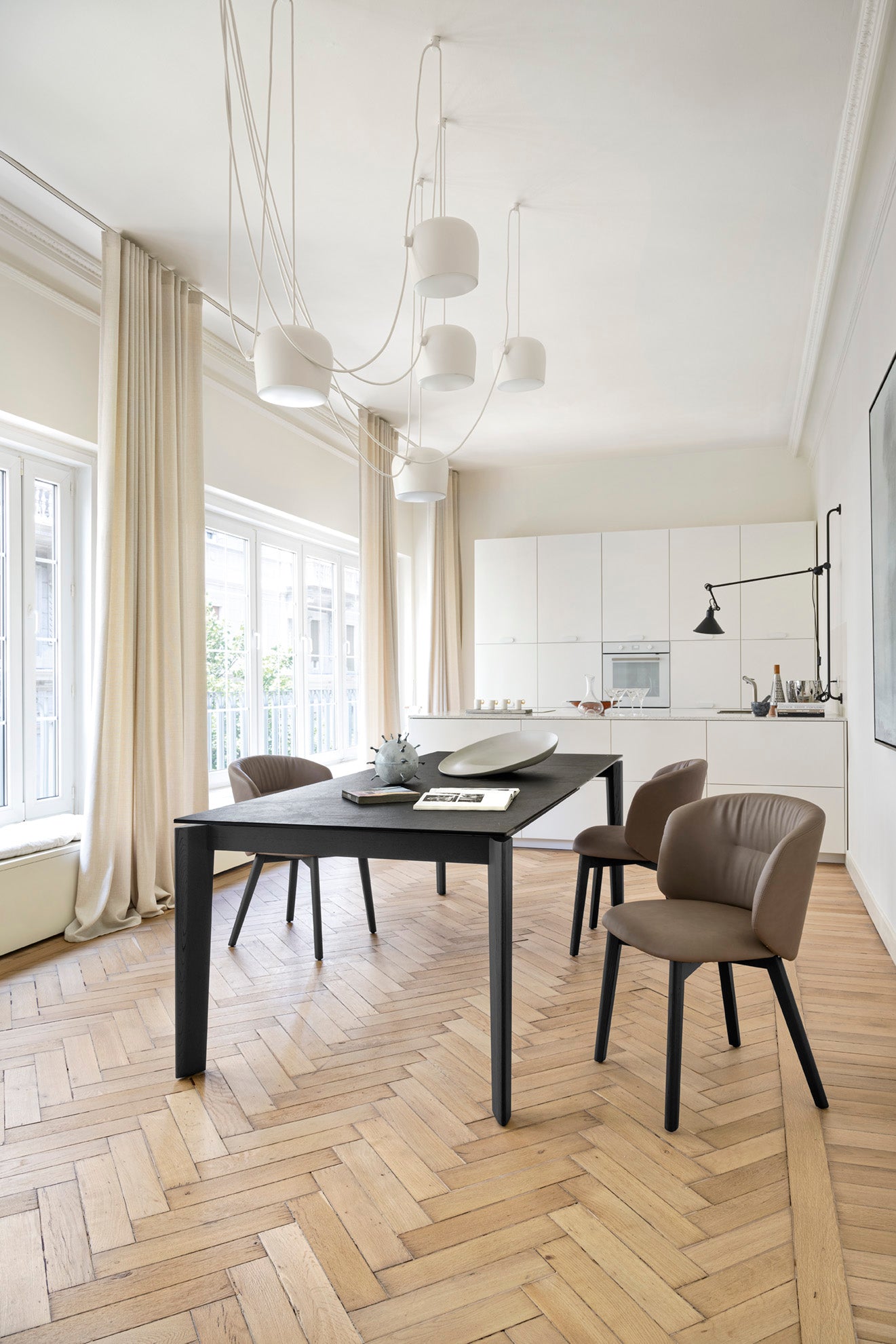 Extendable table DOGMA with beige top and dark wooden base