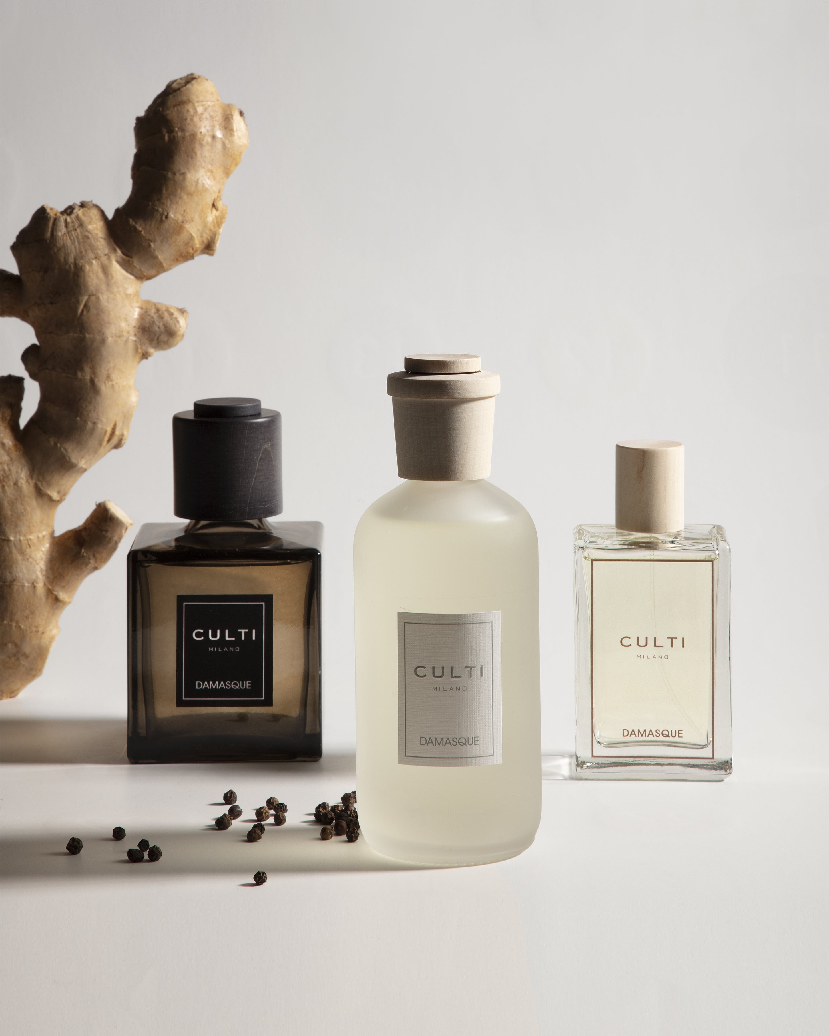 DECOR - DAMASQUE fragrance diffuser with notes of ginger, black pepper, cedar, patchouli, and opoponax [Amelia]