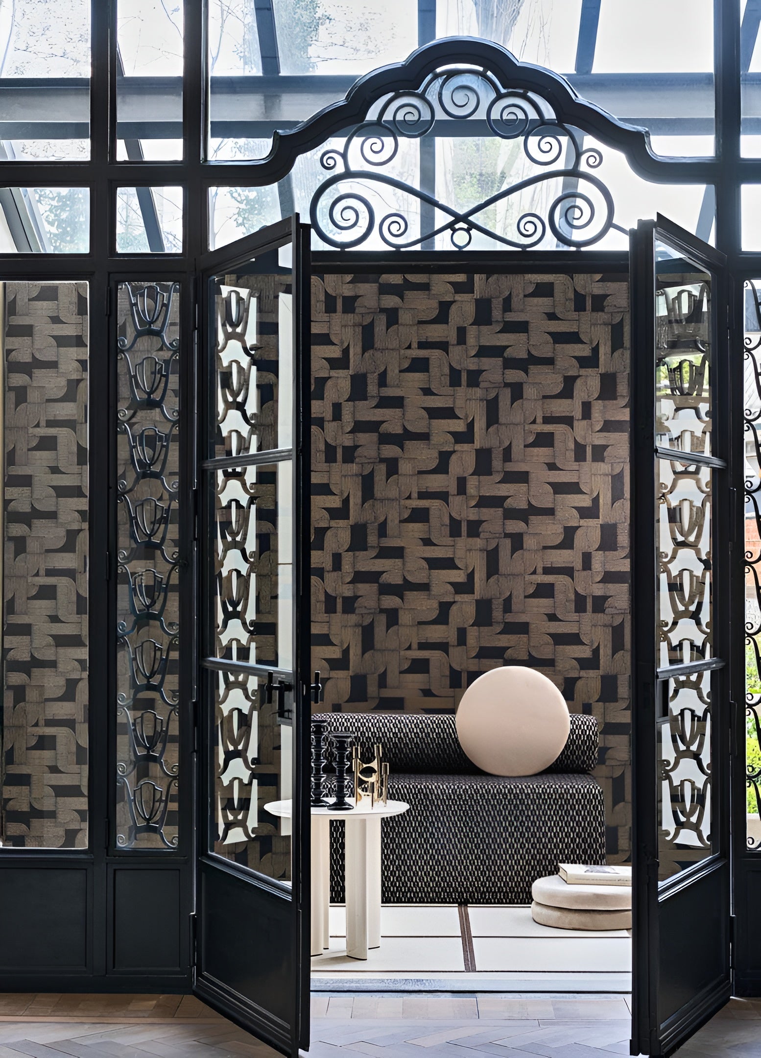 Tapete mit geometrischem Muster HECTOR - NOIR/DORE schwarz mit Gold