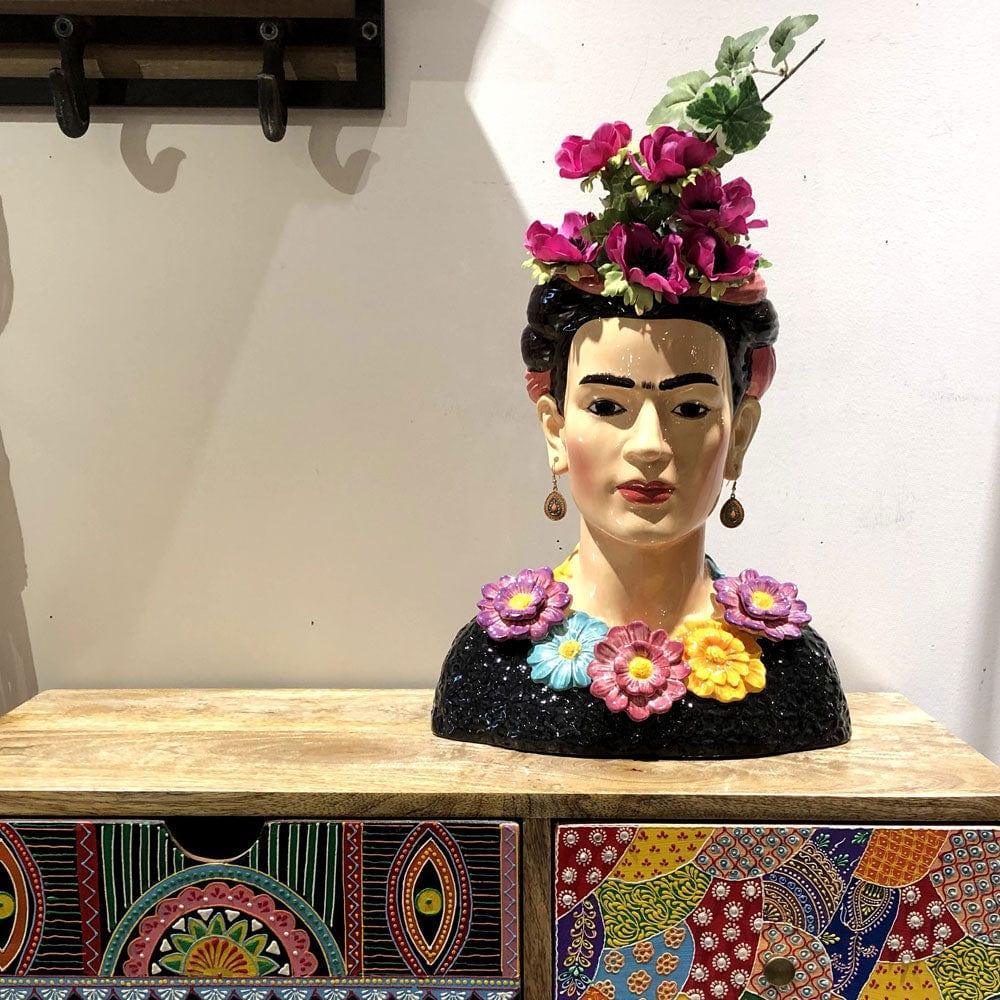 Dekoracyjny wazon FRIDA ceramiczny Kare Design    Eye on Design