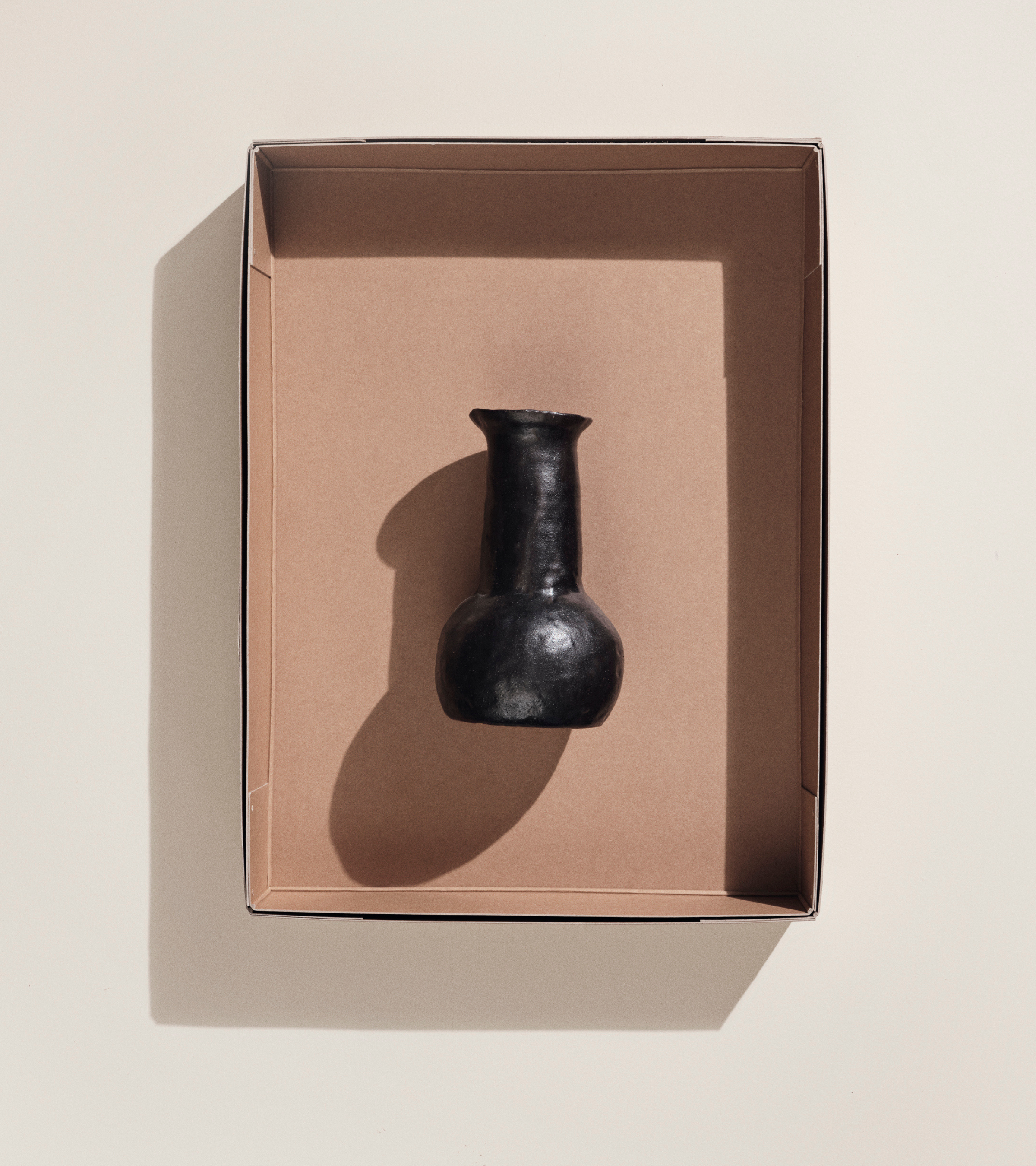 DORO BOTTLE vase in dark brown