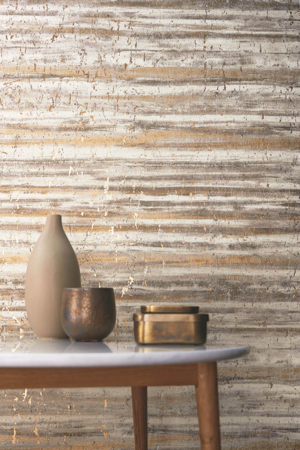 Natural cork structural wallpaper with metallic finish LIEGE - BRONZE AND GOLD brown with gold