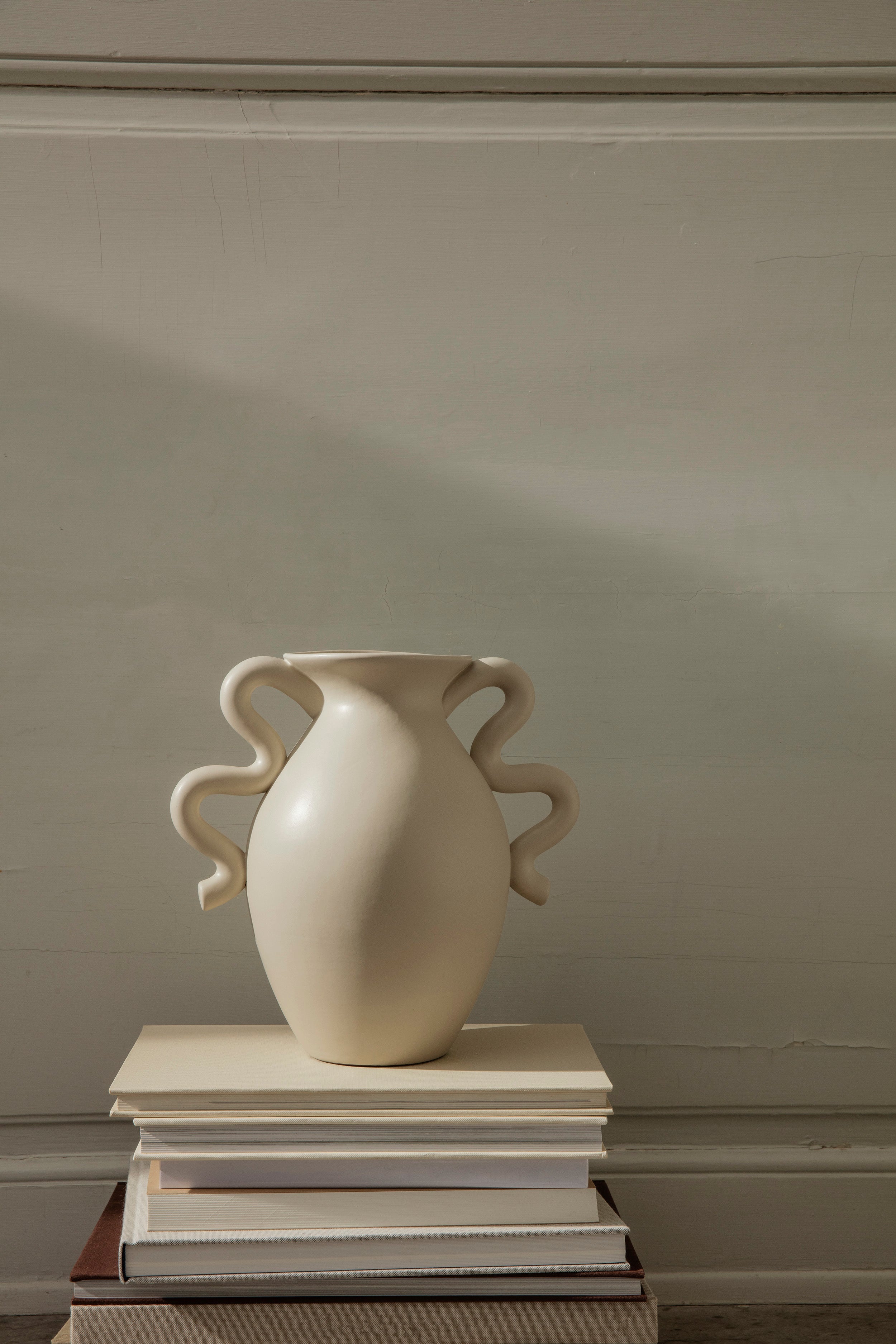 Verso vase cream