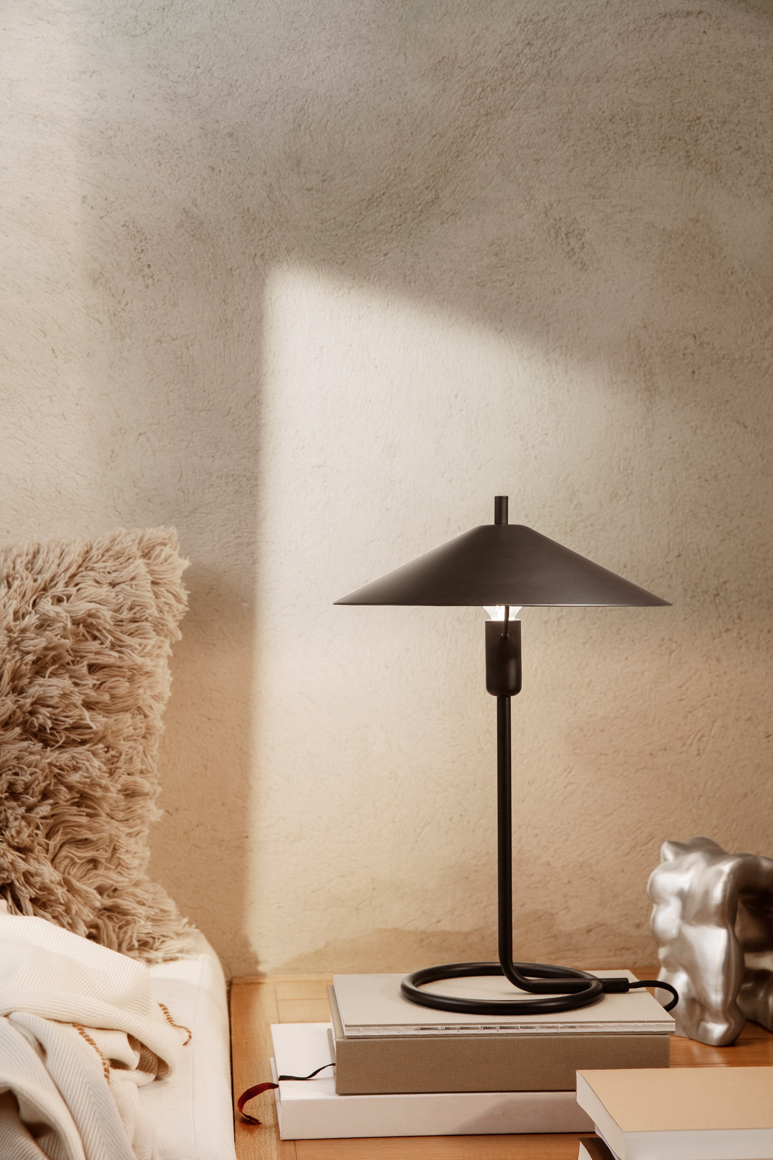 Filo black table lamp