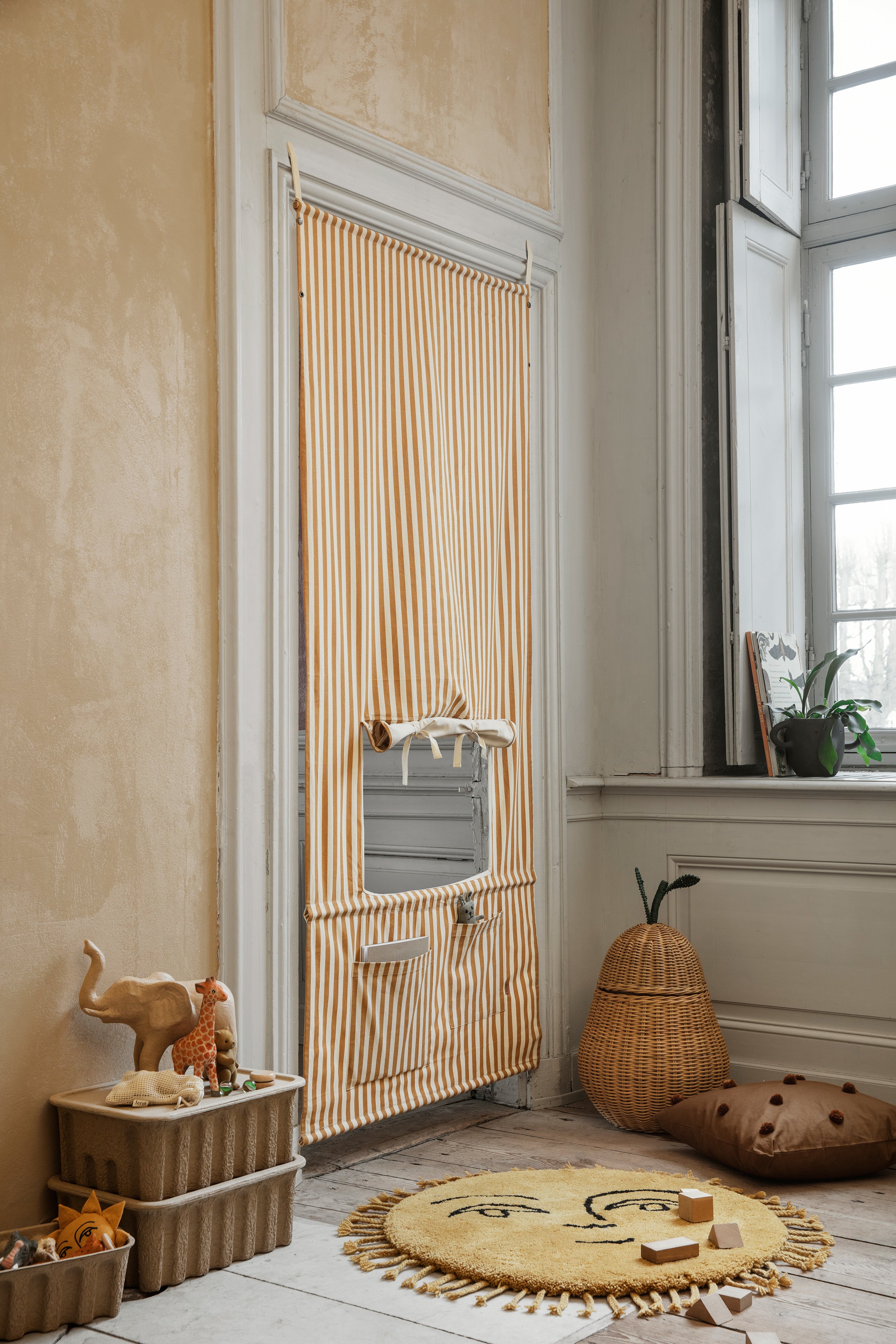 PEAR rattan basket