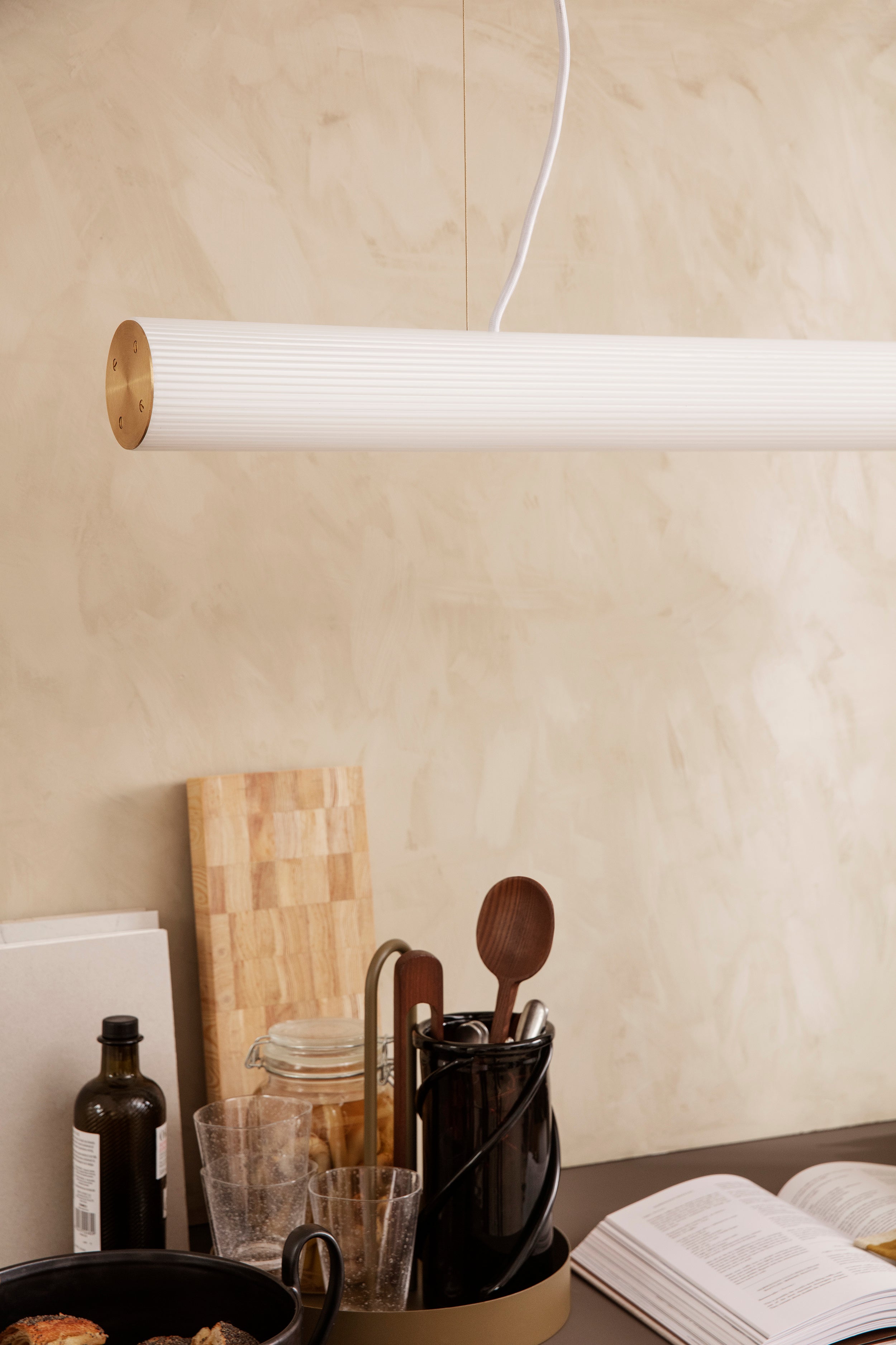 Pendant lamp VUELTA white with brass finish [Klaudia]