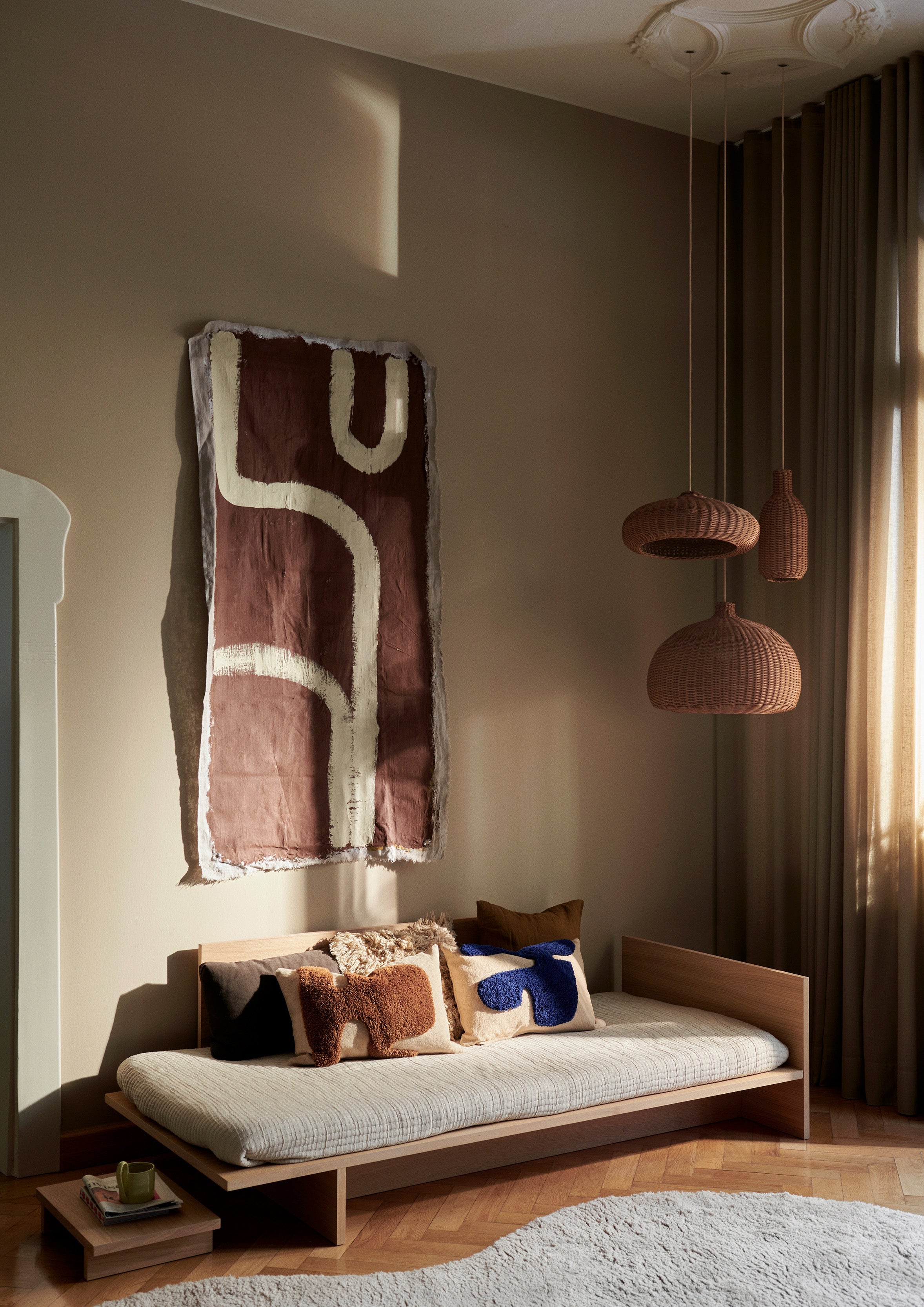 Lay cushion beige with caramel pillow