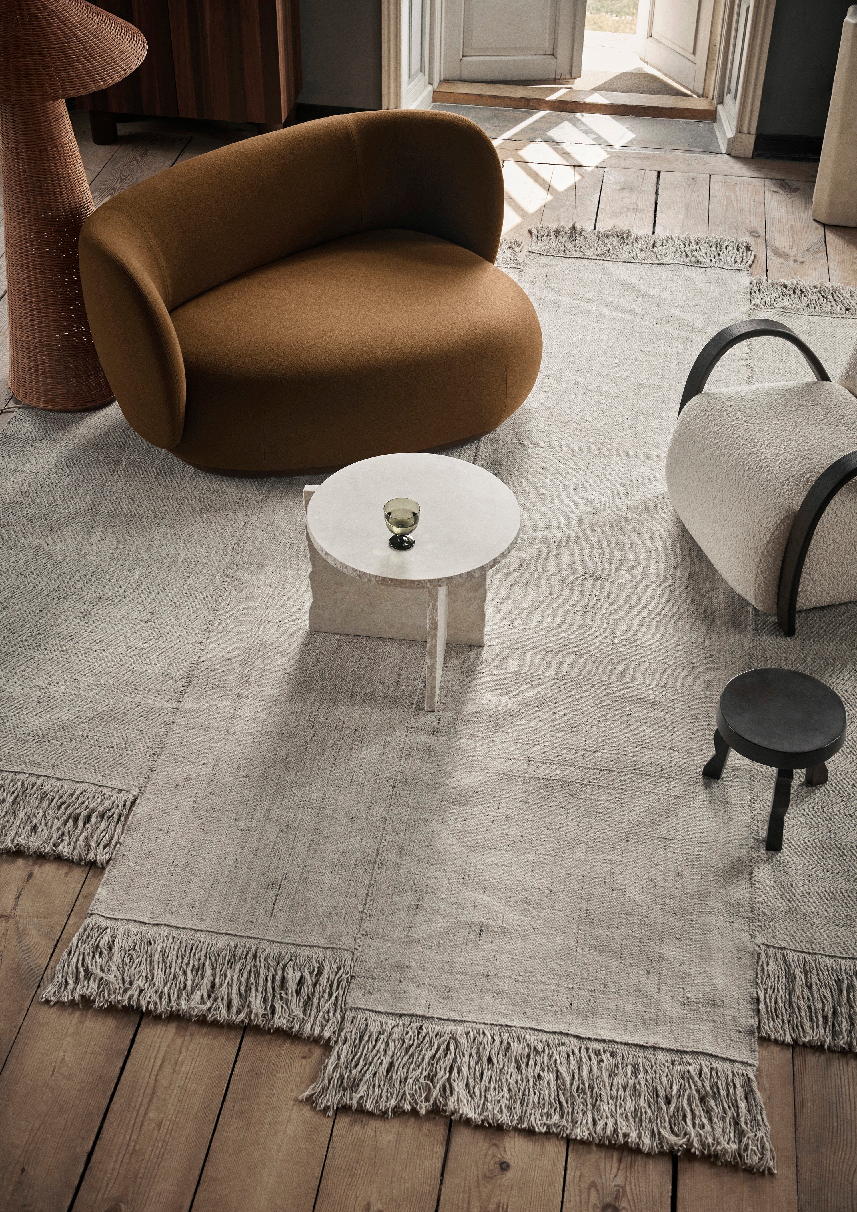 Faye stool mango wood