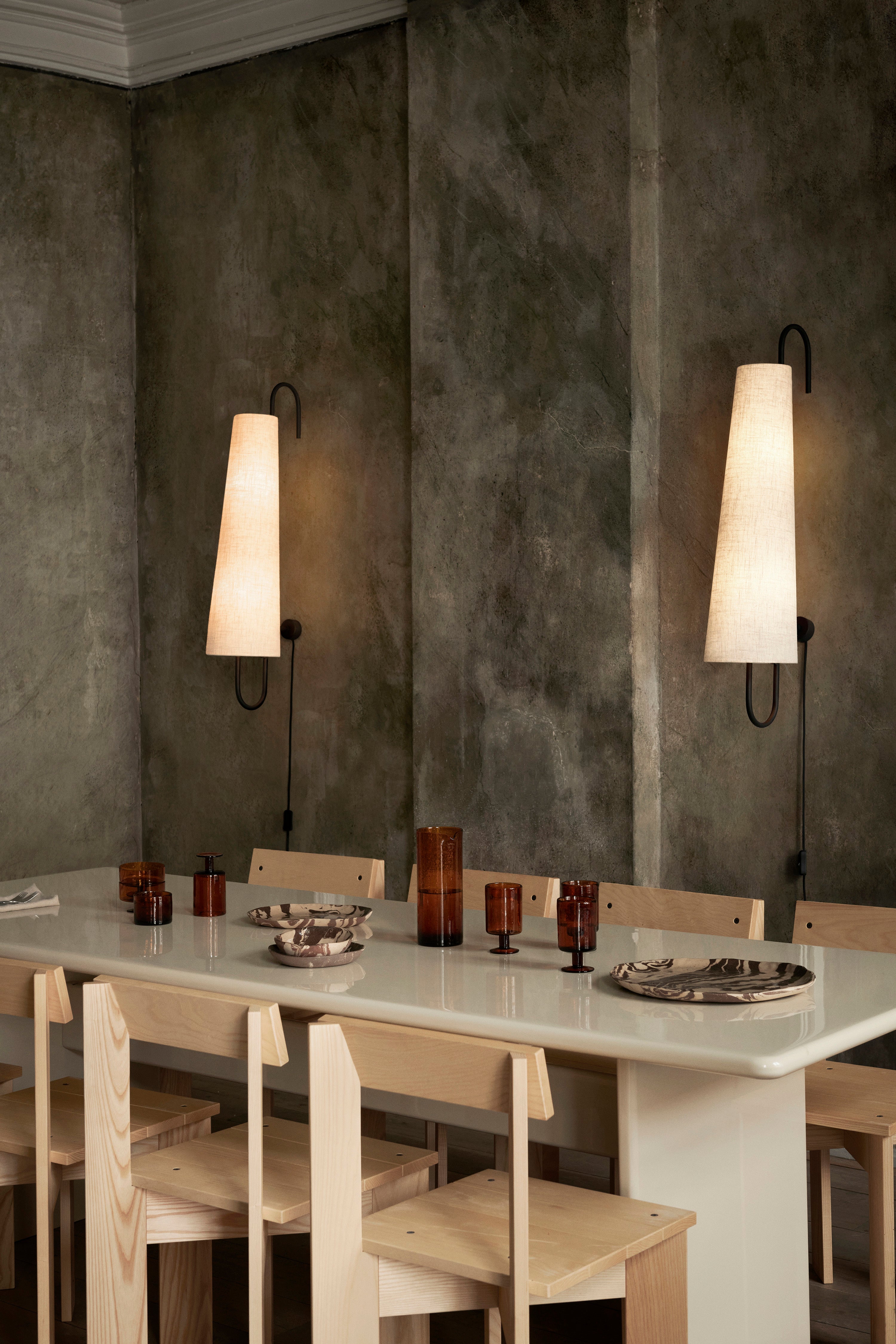 ANCORA wall lamp in broken white with a black frame