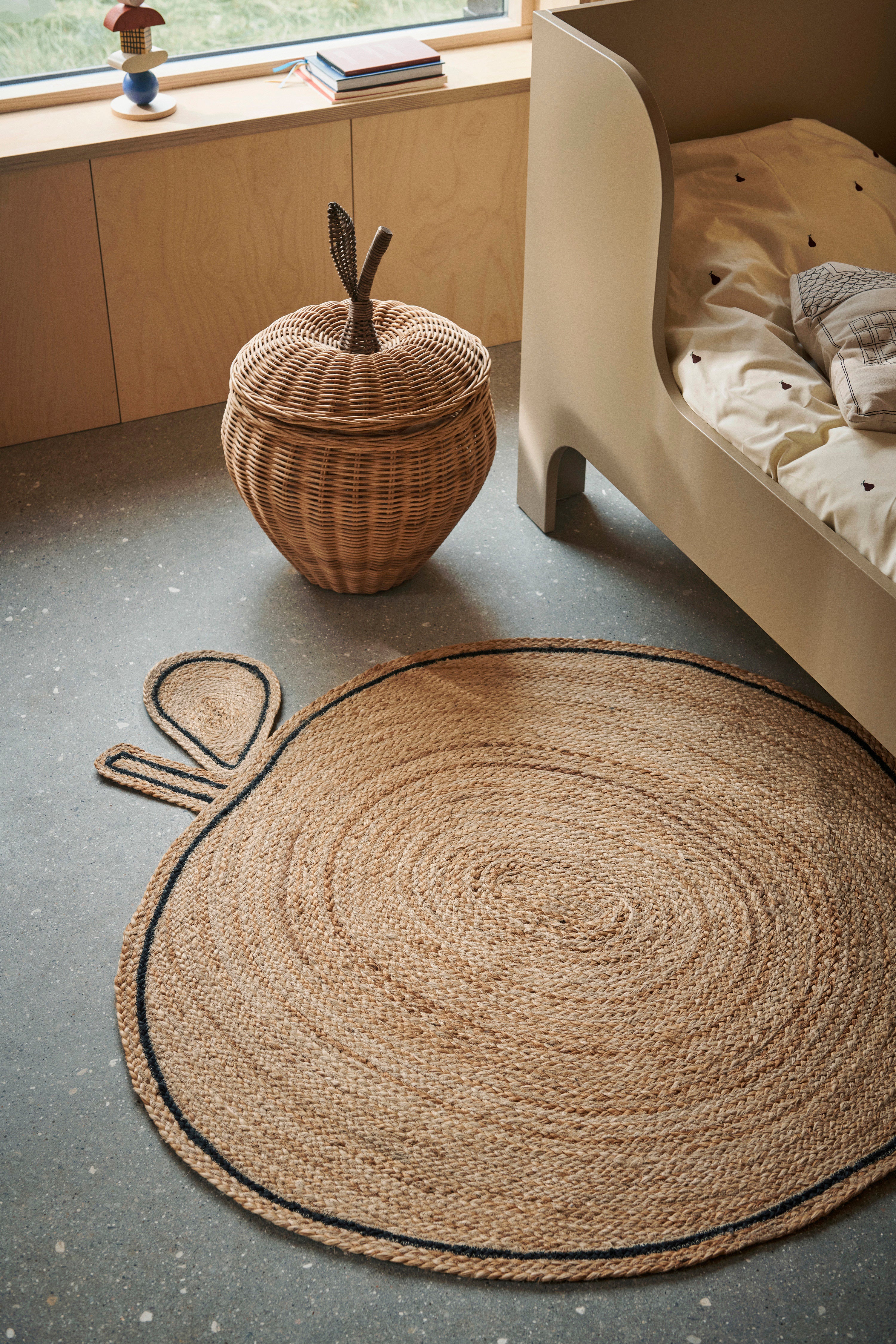 APPLE rattan basket