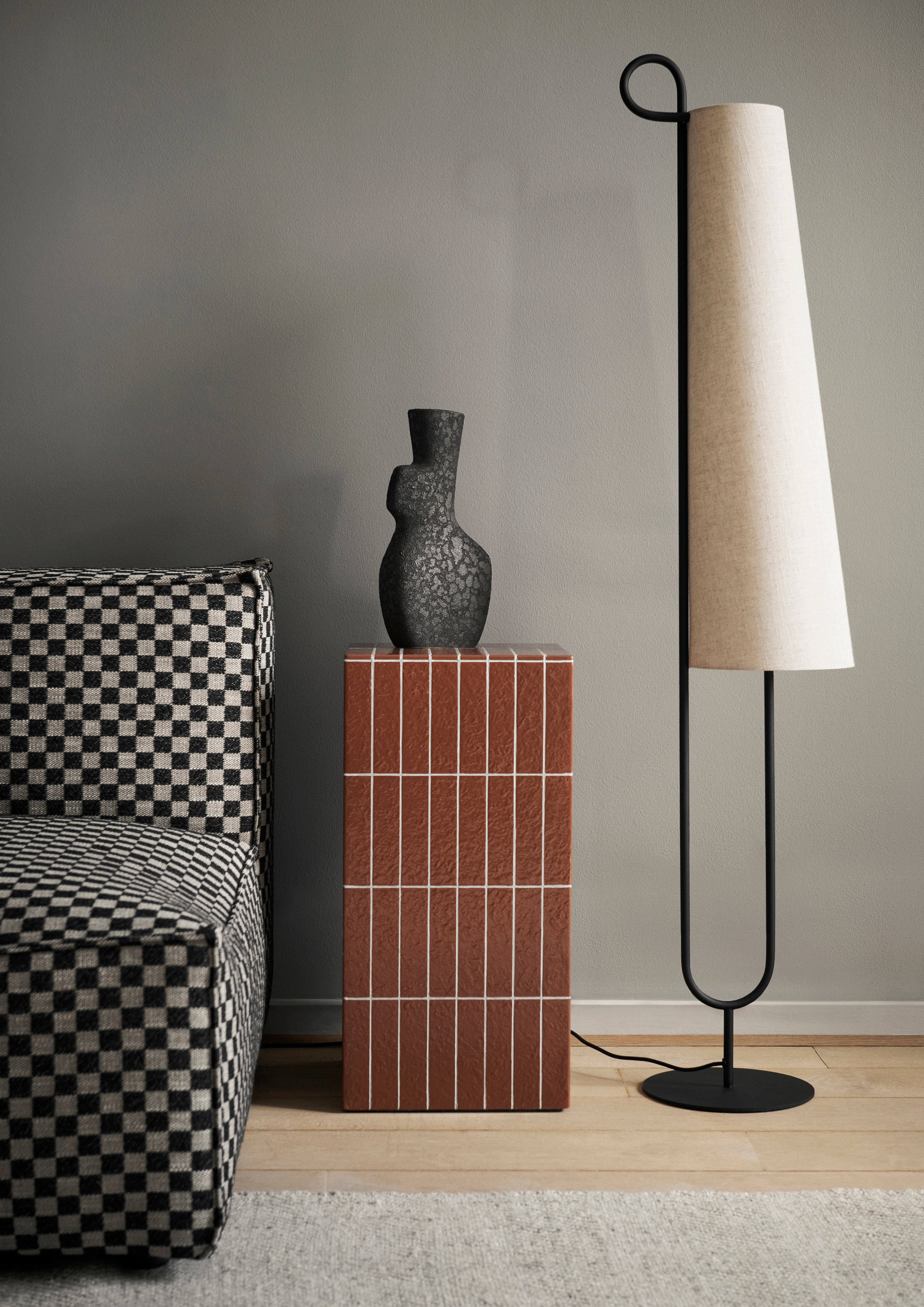 ANCORA floor lamp in broken white with a black base