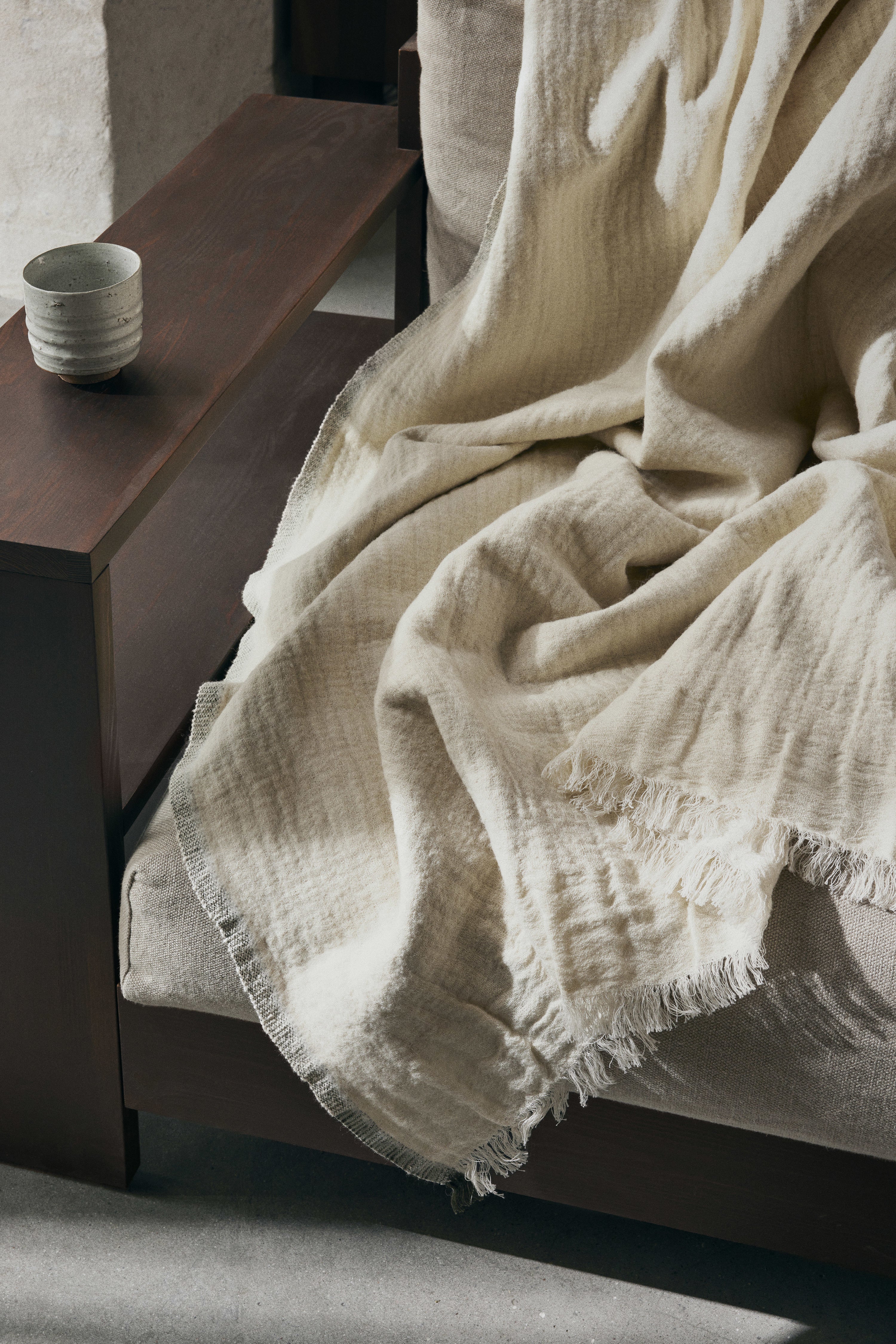 WEAVER bedspread broken white