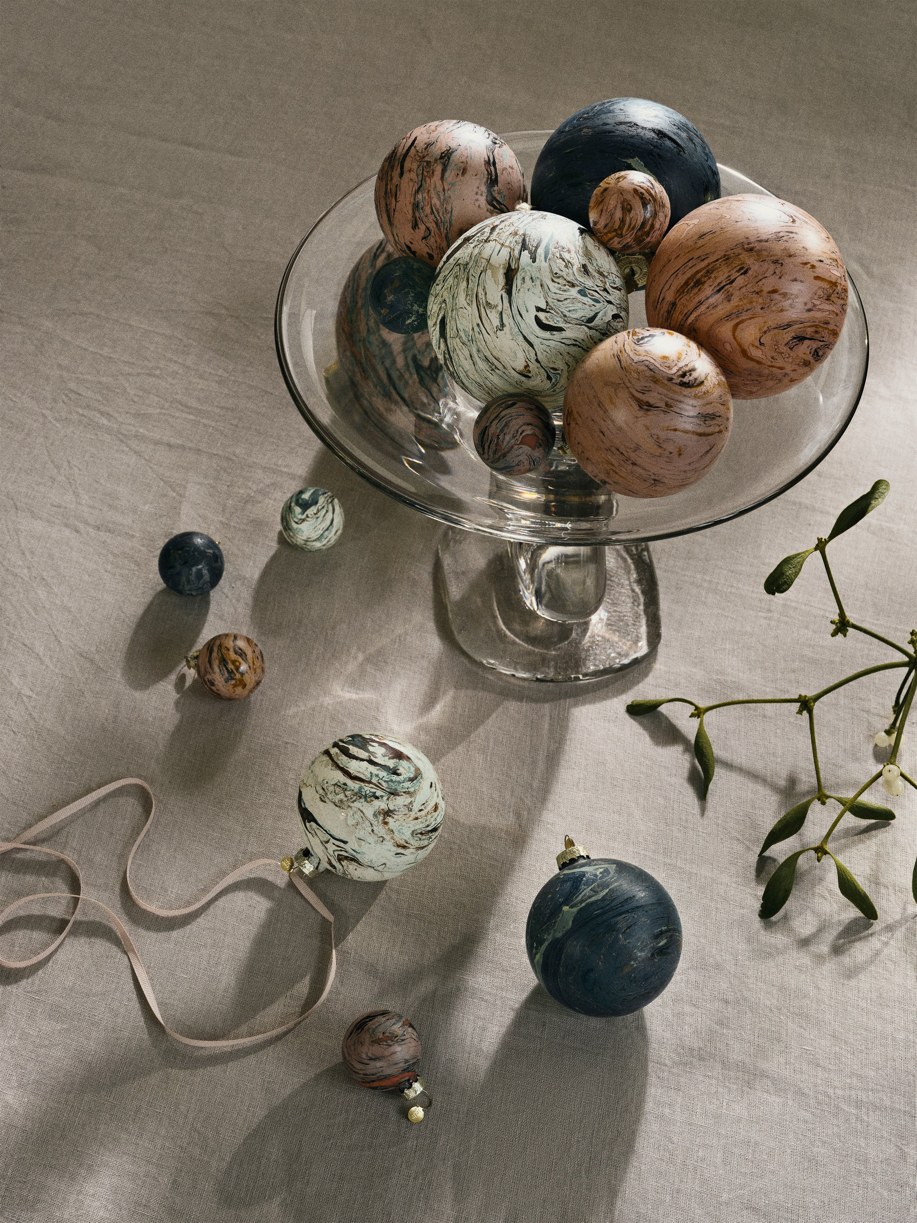 Color marble baubles set