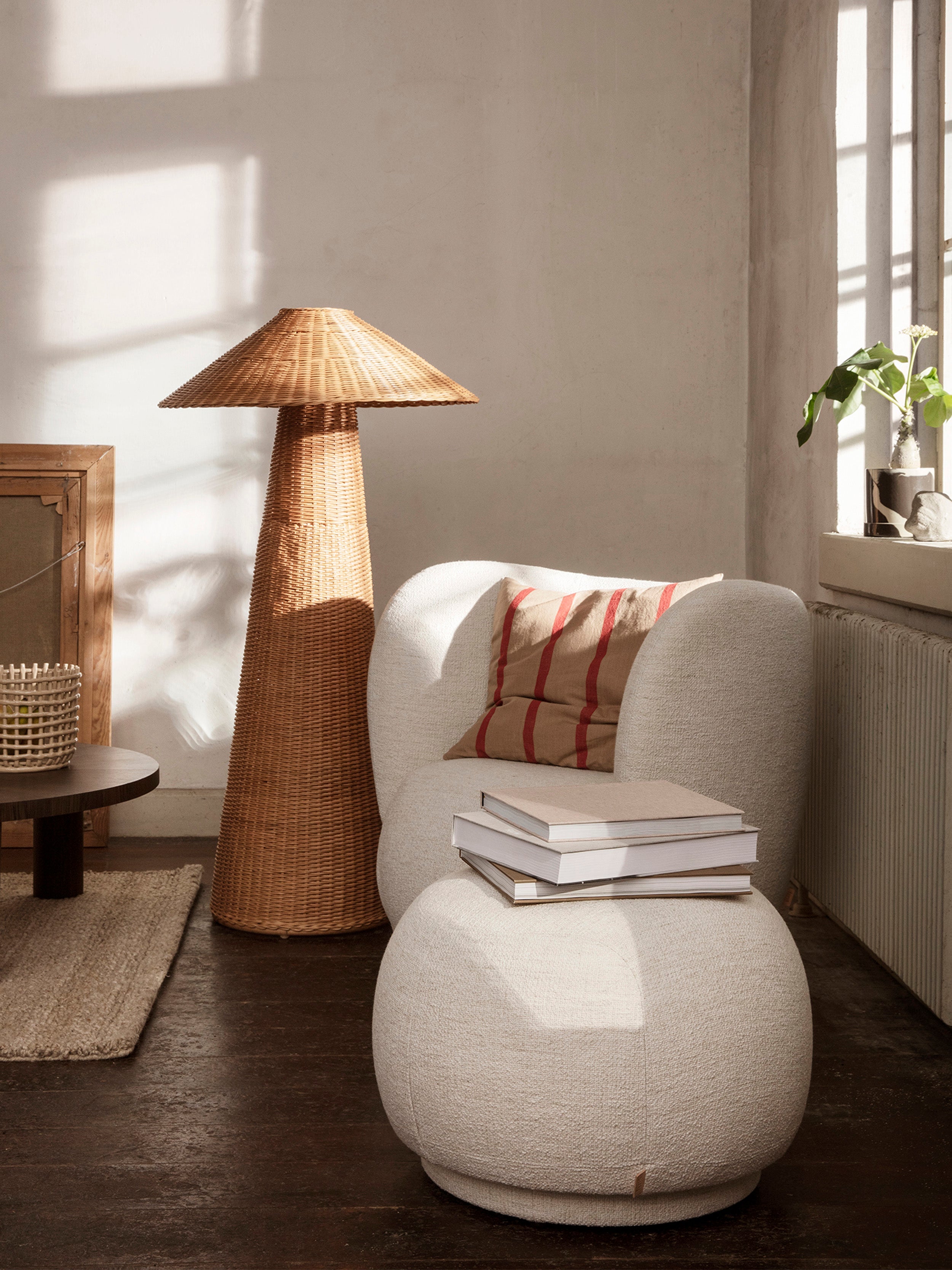 Dou Rattan floor lamp