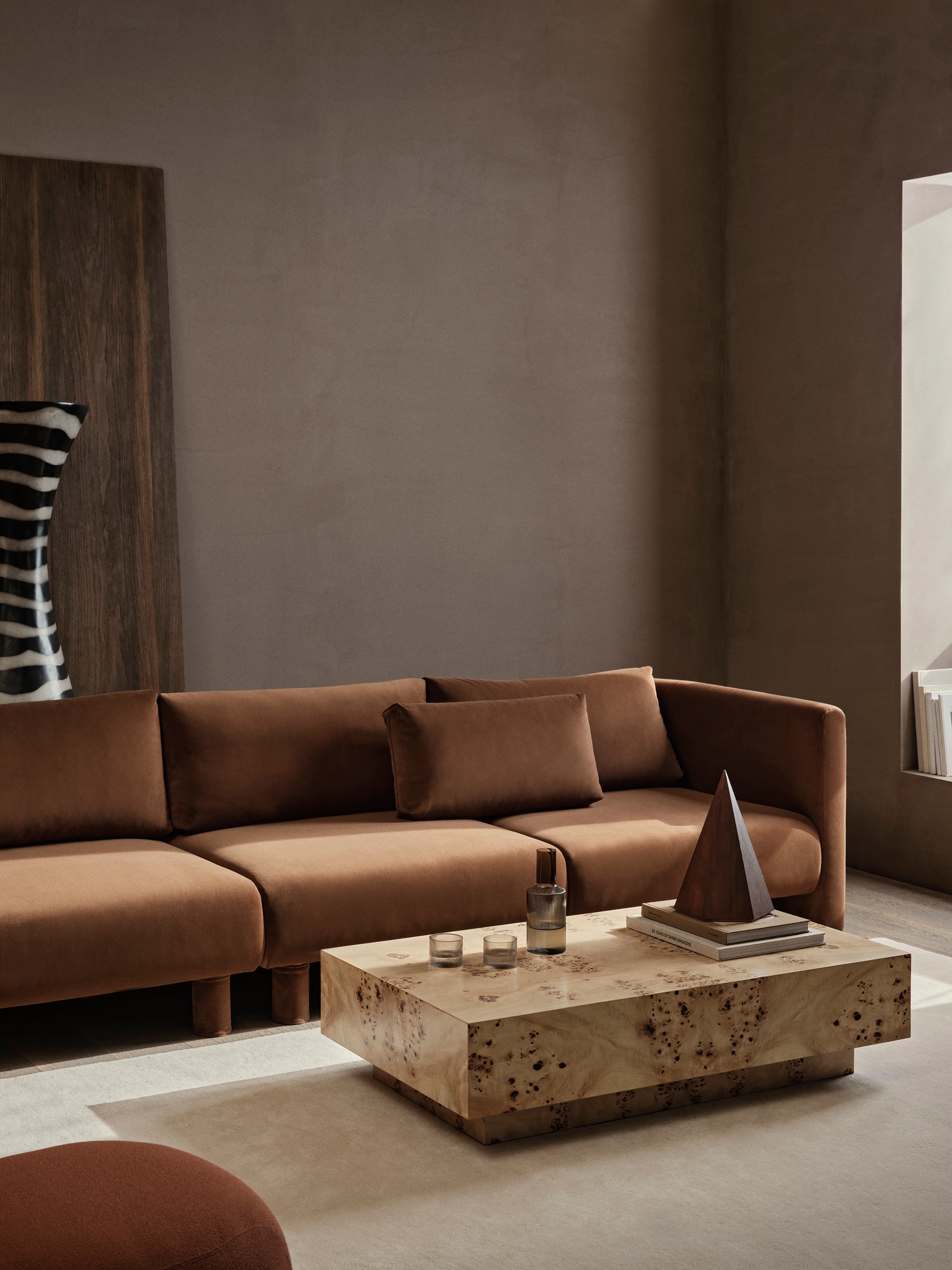 Dase modulares Sofa - links -gehandeltes Element reichhaltiges Samtbraun