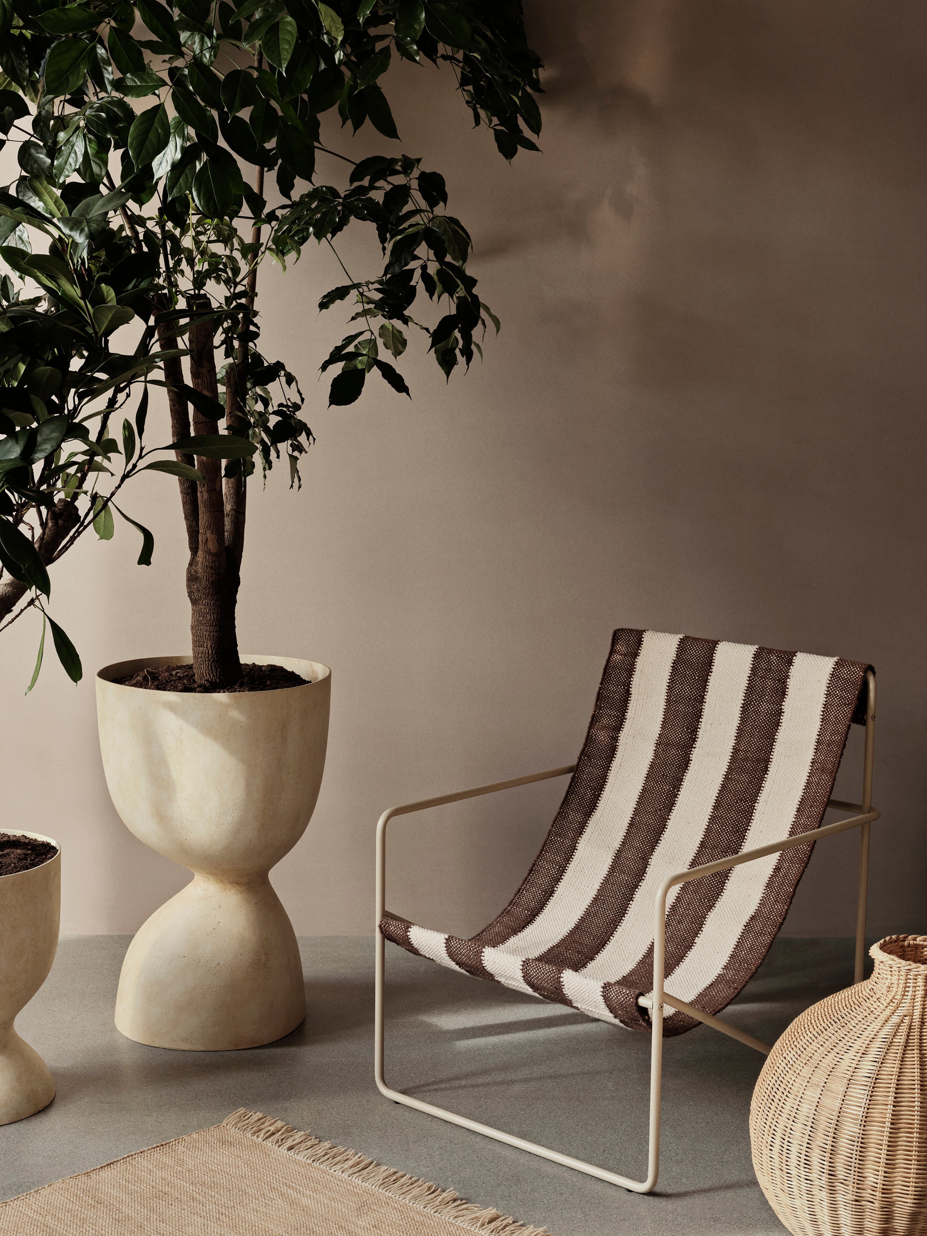 Wüstencremebraun Gartensemair mit einer beige Basis