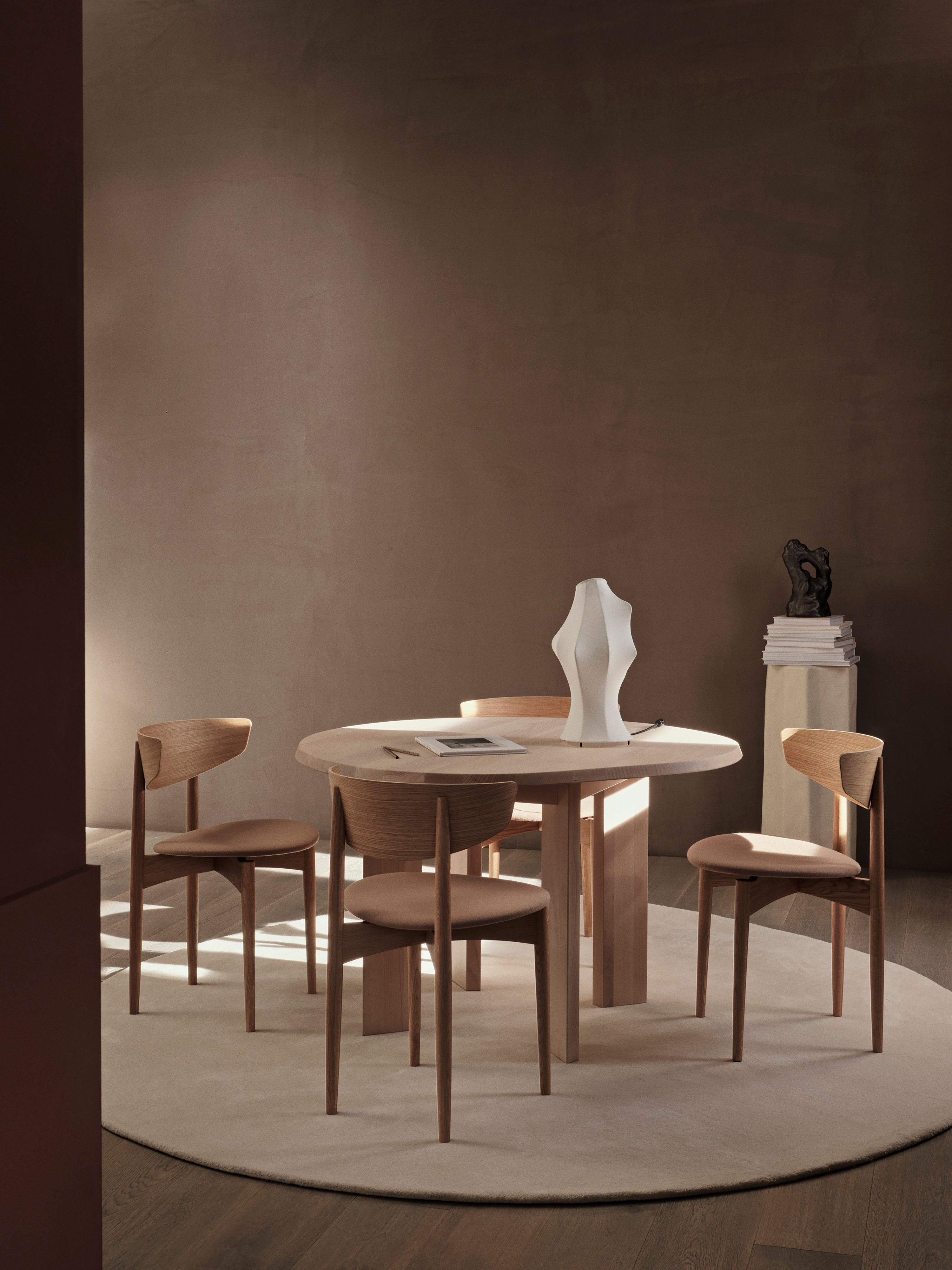 Round table tarn white beech