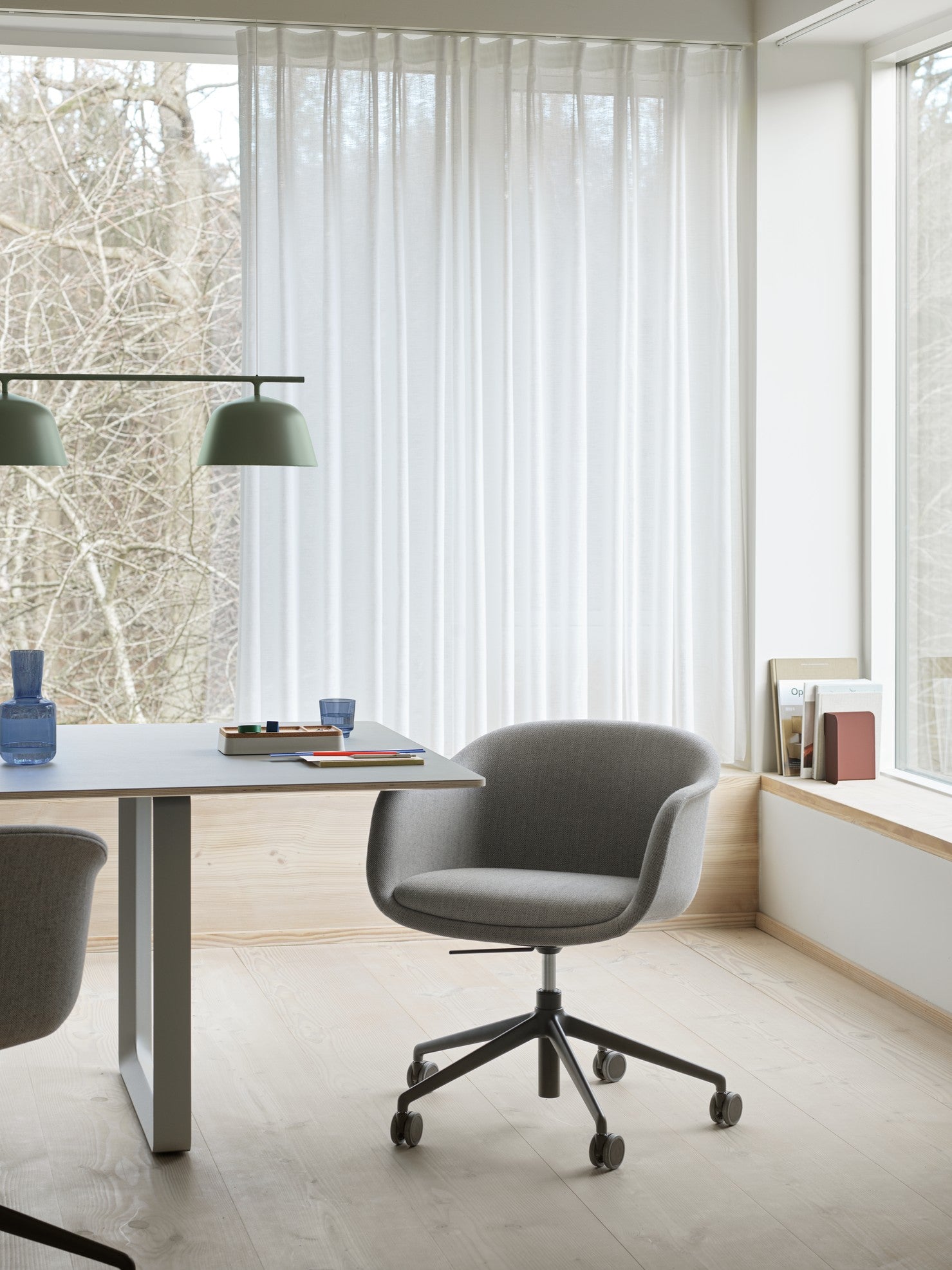 Tisch 70/70 grau
