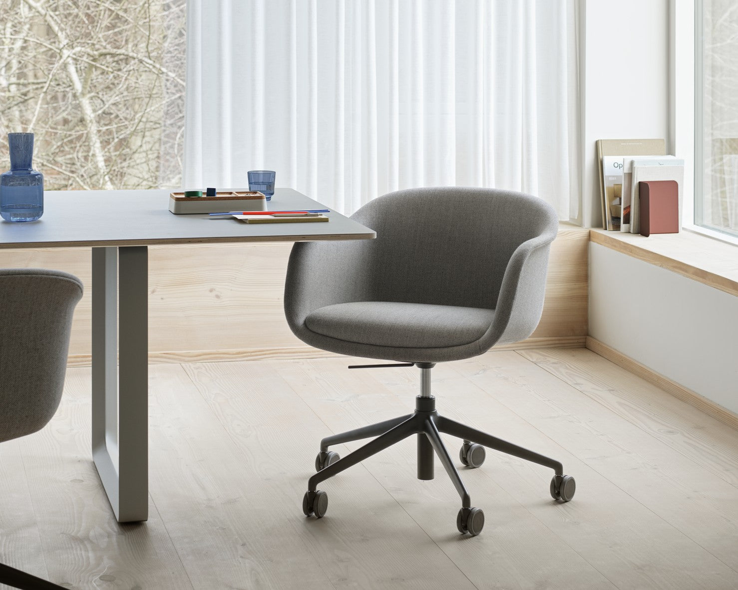 Tisch 70/70 grau