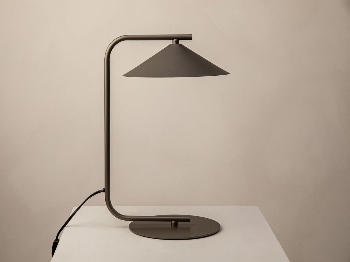 Lampa stołowa NOCTE brązowy – detal klosza