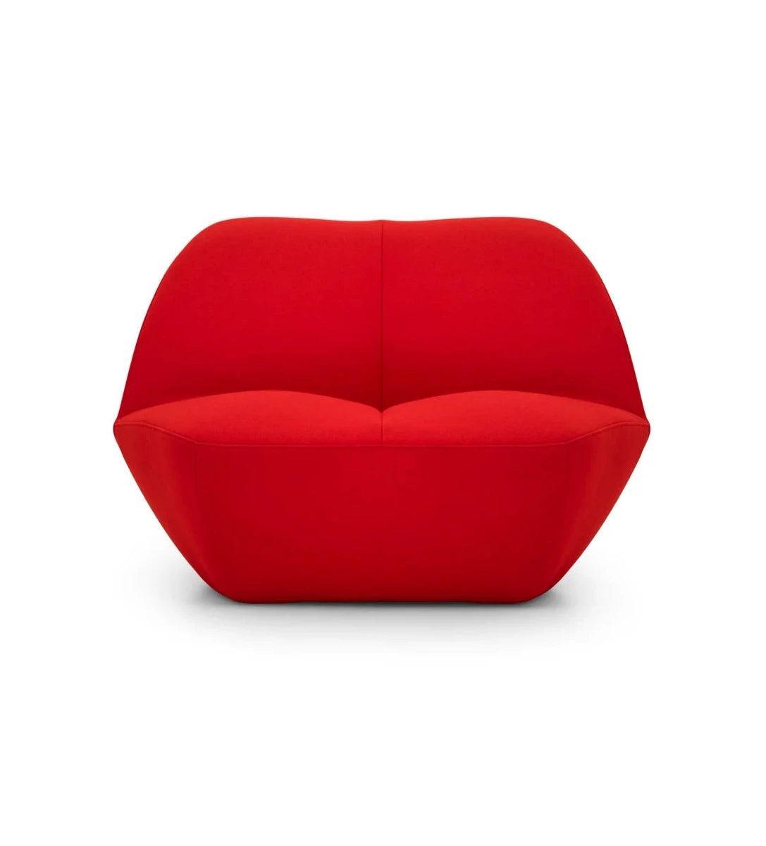 Fotel KISSS tapicerowany Moooi    Eye on Design