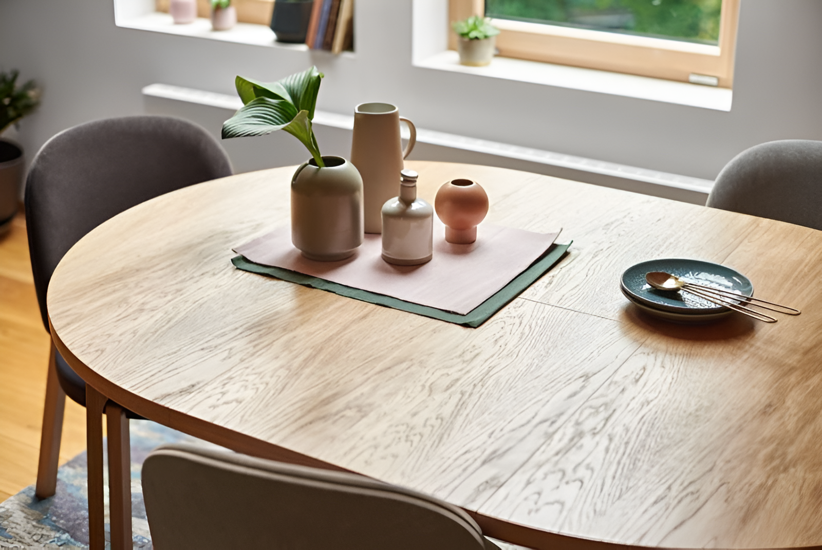 ARGO Table Oak Veneer [Julia]