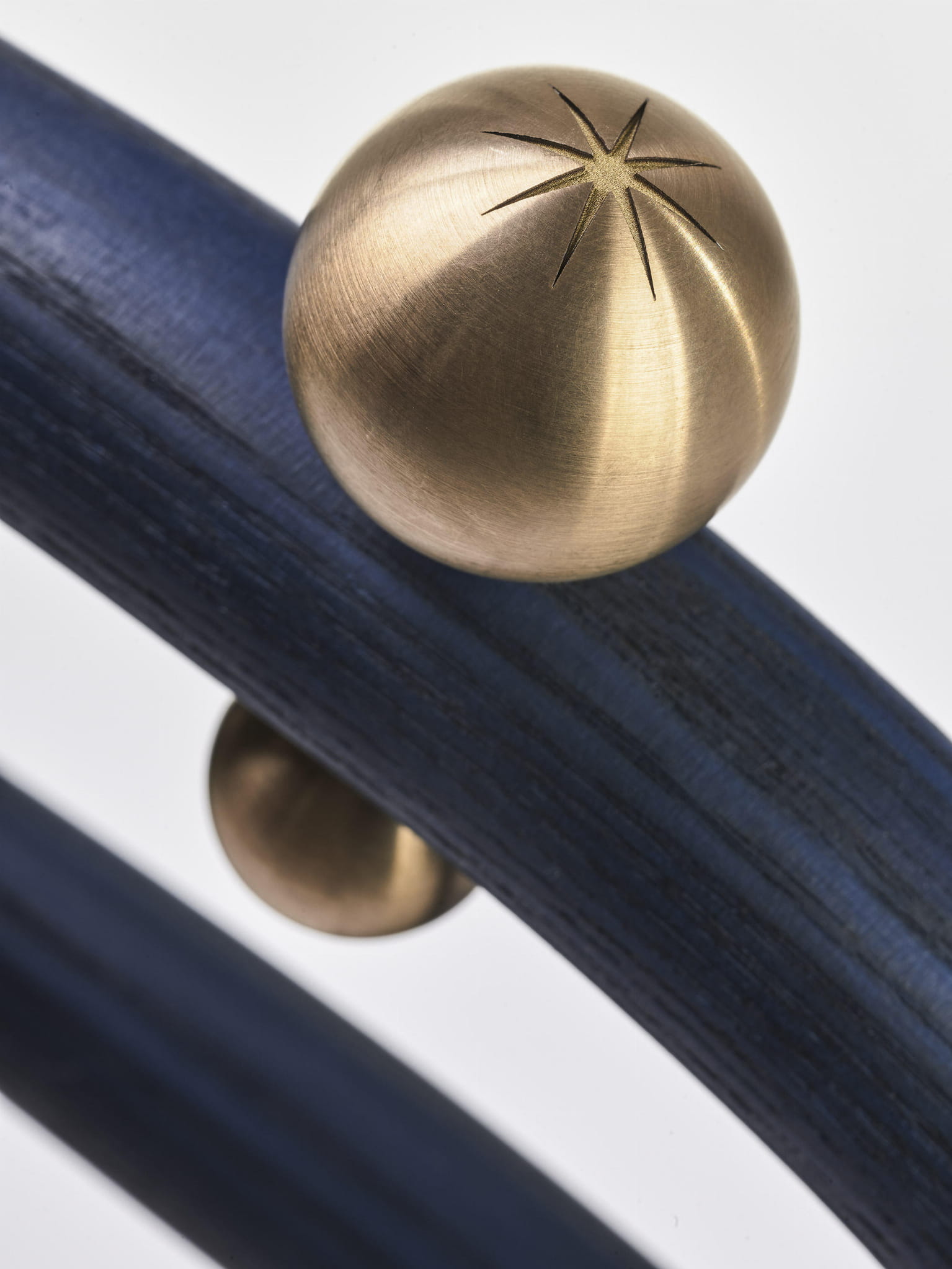 Stuhl A-1889 FUOCO BLU Eschenholz
