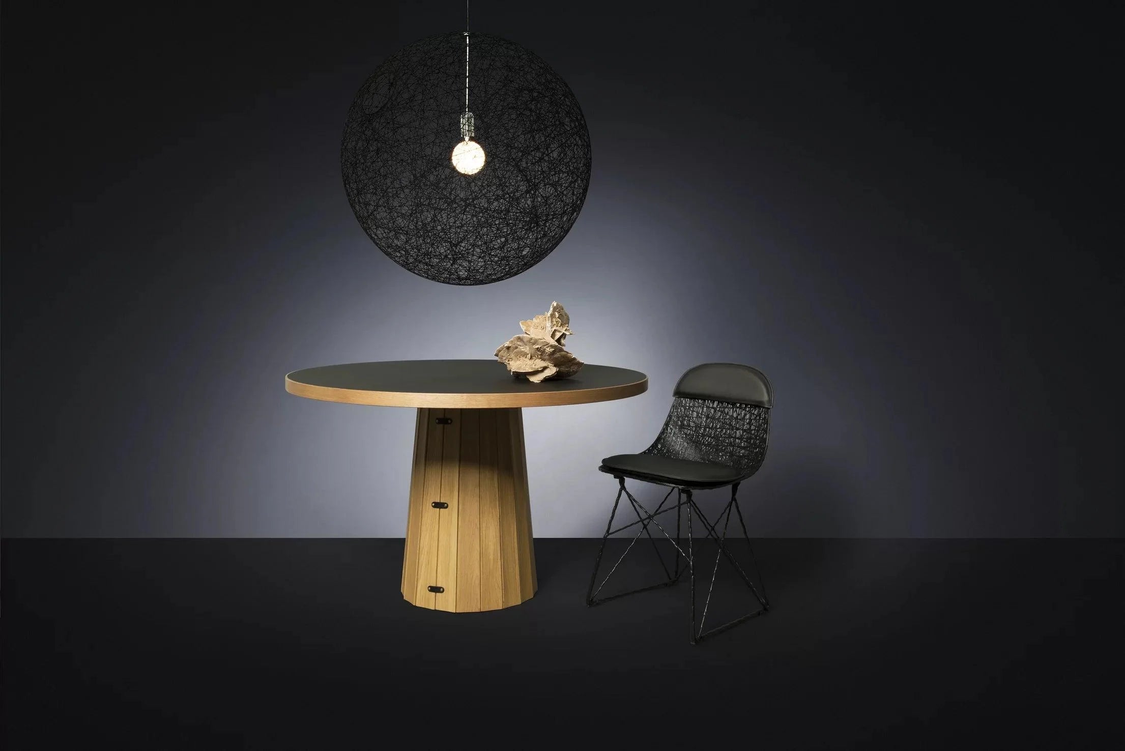 CARBON chair black Moooi Eye on Design