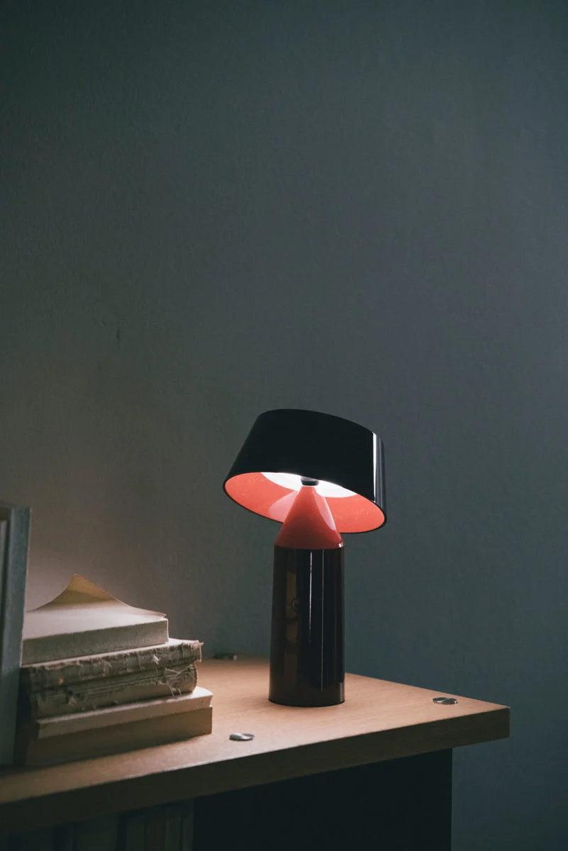 Lampa akumulatorowa BICOCA bordowy Marset    Eye on Design