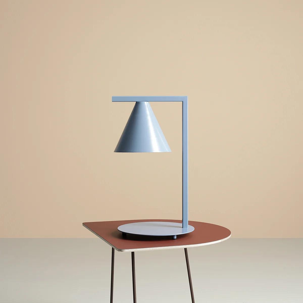 Lampa biurkowa FORM niebieski Artera    Eye on Design