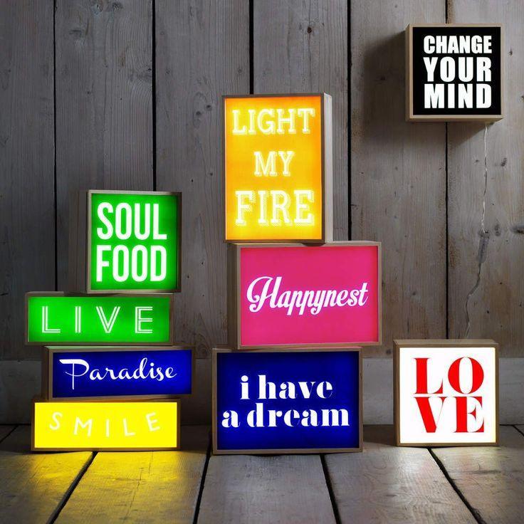 Lampa stołowa LIGHTHINK BOX CHANGE YOUR MIND / LOVE / SOUL FOOD Seletti    Eye on Design