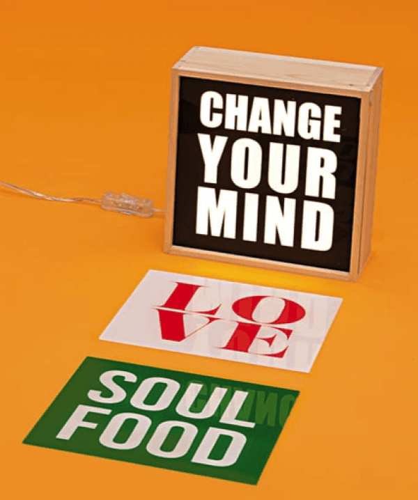 Lampa stołowa LIGHTHINK BOX CHANGE YOUR MIND / LOVE / SOUL FOOD Seletti    Eye on Design