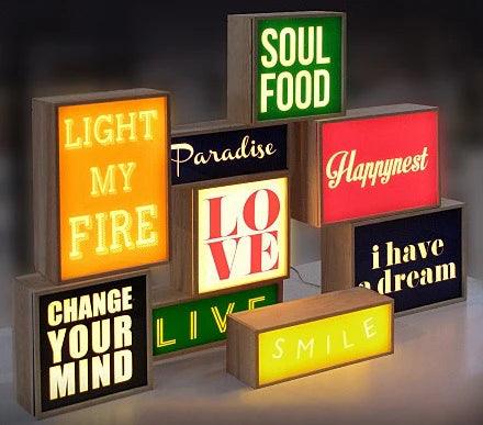 Lampa stołowa LIGHTHINK BOX CHANGE YOUR MIND / LOVE / SOUL FOOD Seletti    Eye on Design