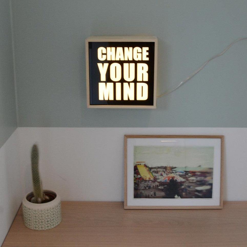 Lampa stołowa LIGHTHINK BOX CHANGE YOUR MIND / LOVE / SOUL FOOD Seletti    Eye on Design