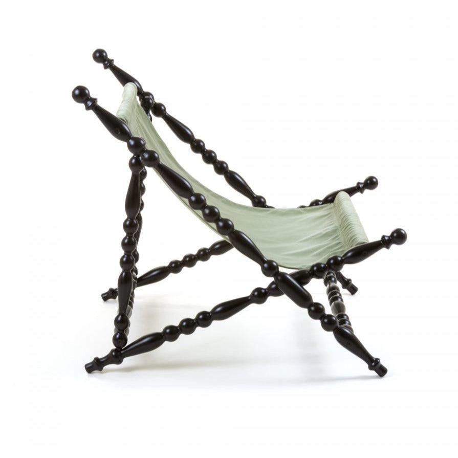 Leżak HERITAGE GREEN z czarną ramą Seletti    Eye on Design