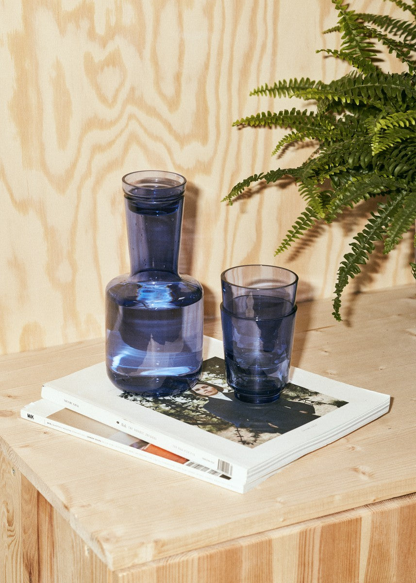 Set von RAISE Gläsern in Dunkelblau