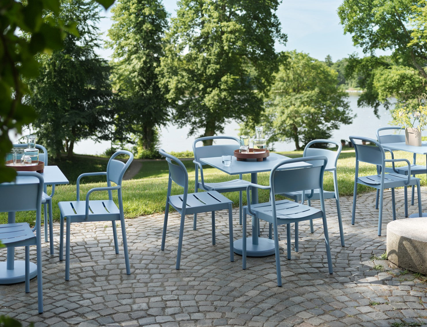 LINEAR Outdoor Chair Blue Steel