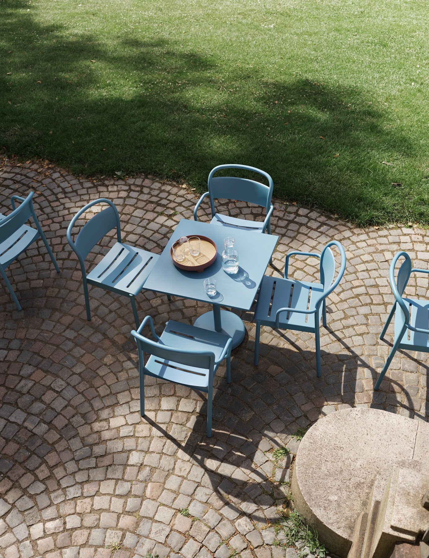 LINEAR Outdoor Chair Blue Steel