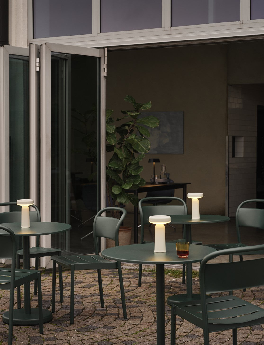LINEAR Outdoor Chair Black Steel