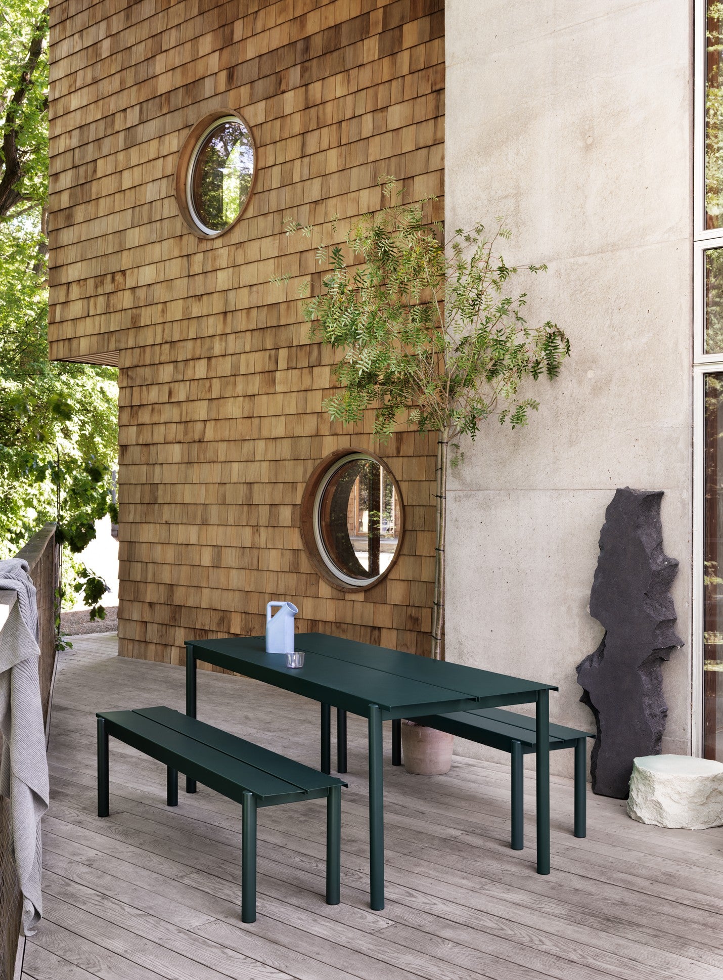 LINEAR Dark Green Steel Outdoor Bench