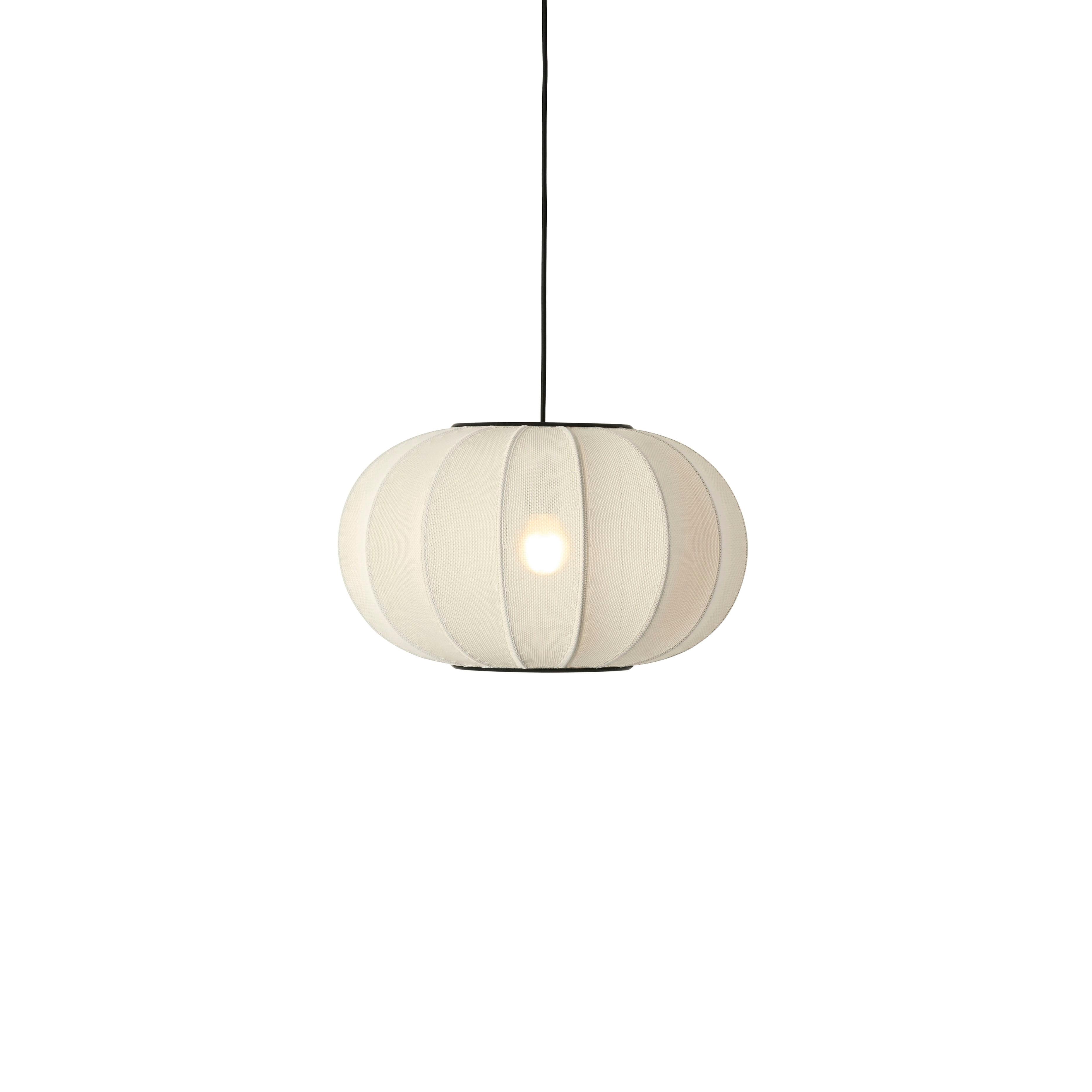 Knit-Wit Oval Pearl hanging lamp